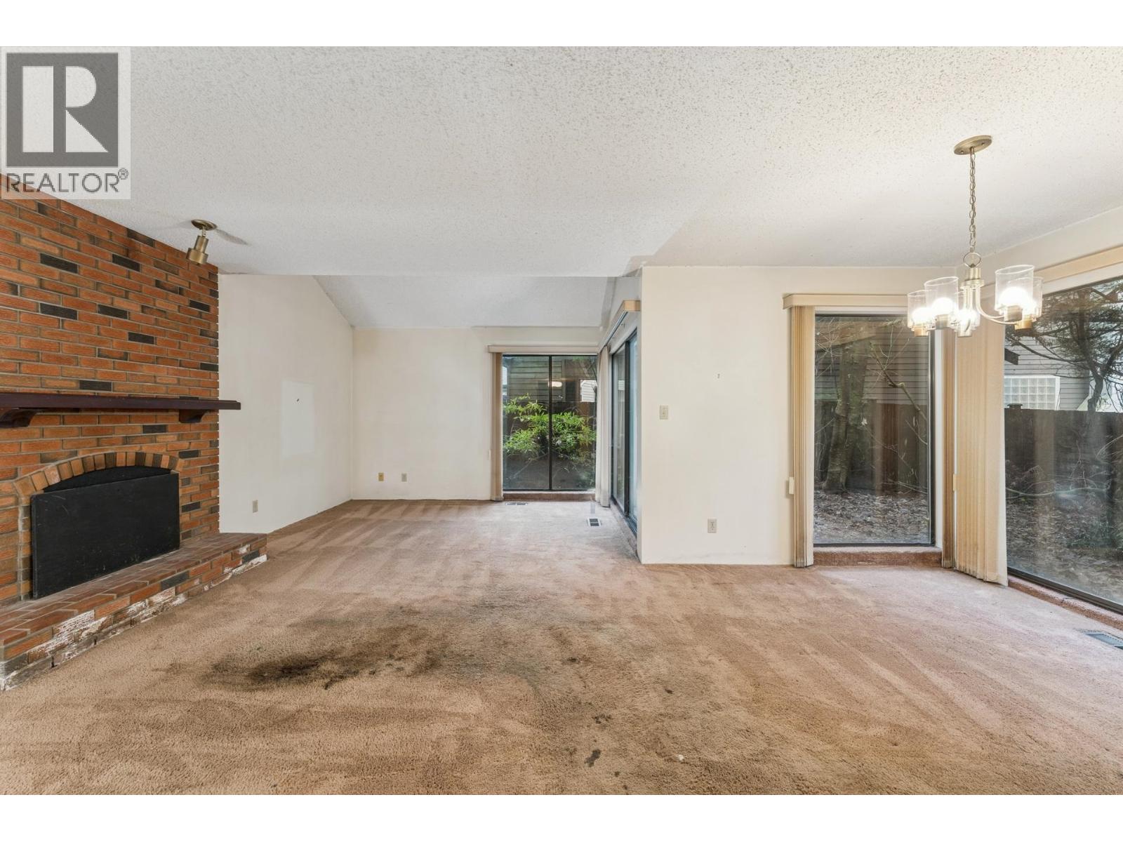 1494 Ross Road, North Vancouver, British Columbia  V7J 1V2 - Photo 2 - R3082677