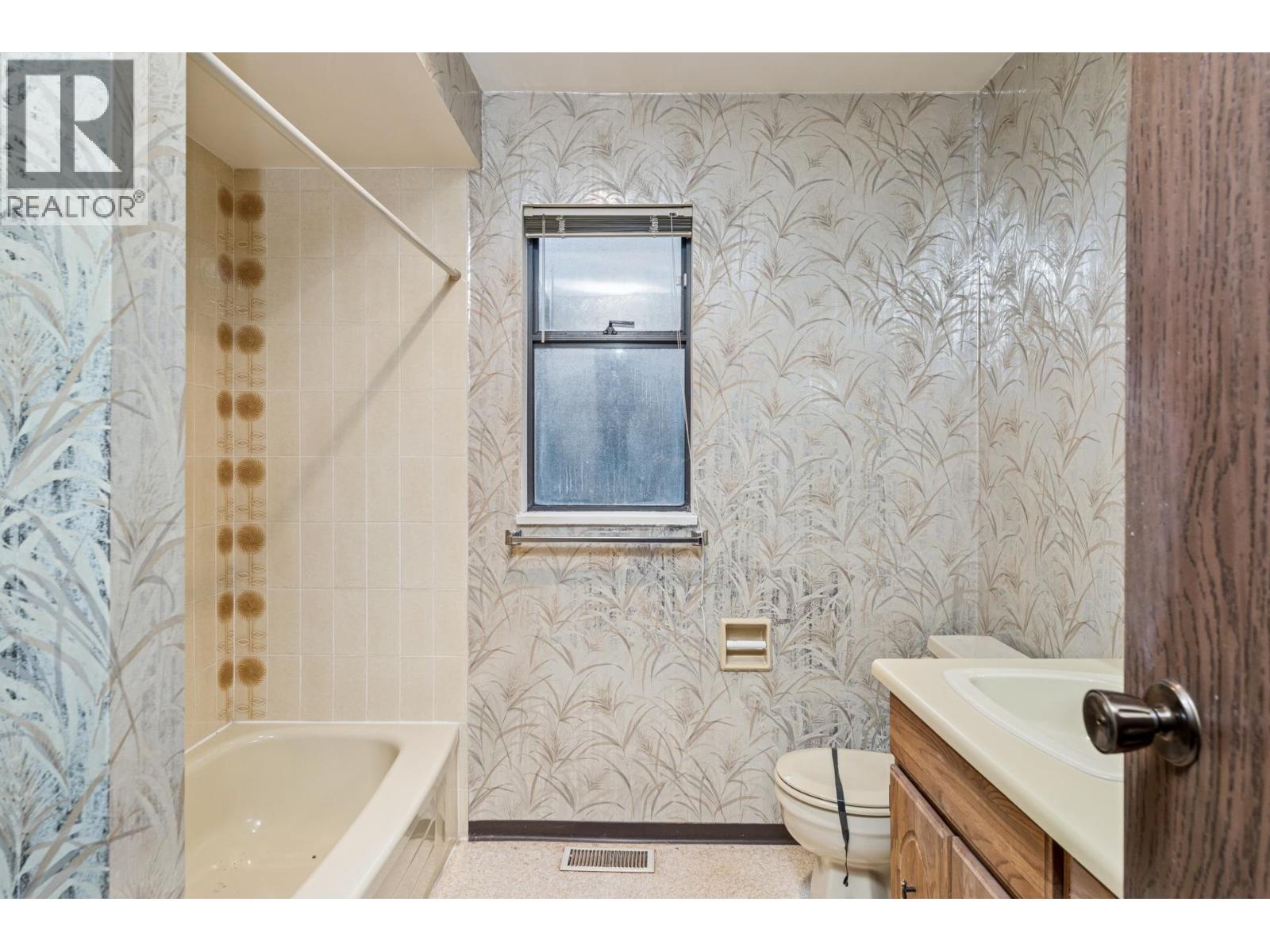 1494 Ross Road, North Vancouver, British Columbia  V7J 1V2 - Photo 25 - R3082677