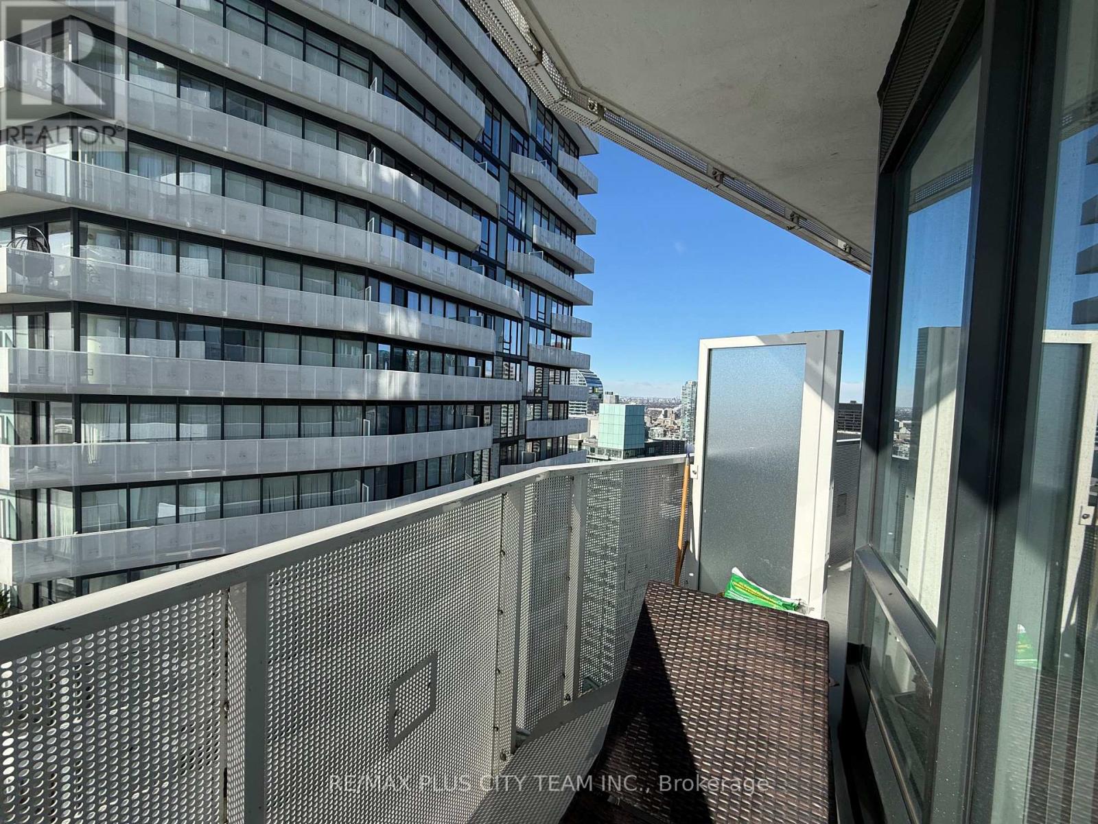 6401 - 88 Harbour Street, Toronto, Ontario  M5J 1B7 - Photo 11 - C12725946