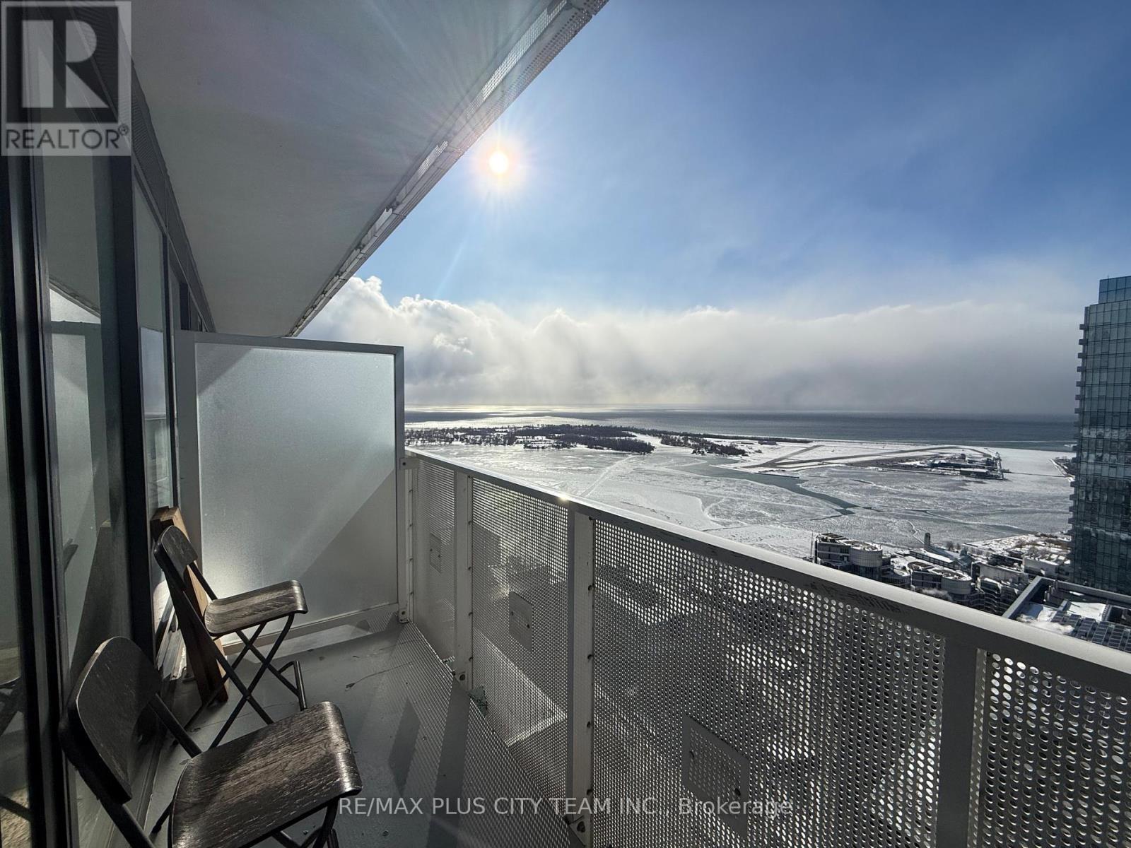 6401 - 88 Harbour Street, Toronto, Ontario  M5J 1B7 - Photo 12 - C12725946