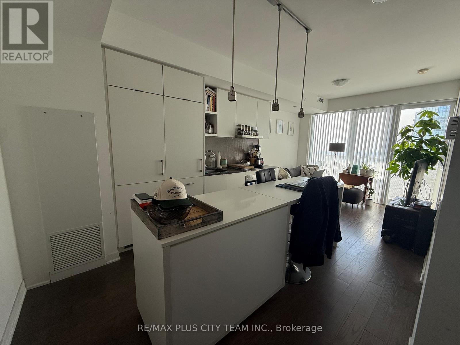 6401 - 88 Harbour Street, Toronto, Ontario  M5J 1B7 - Photo 3 - C12725946