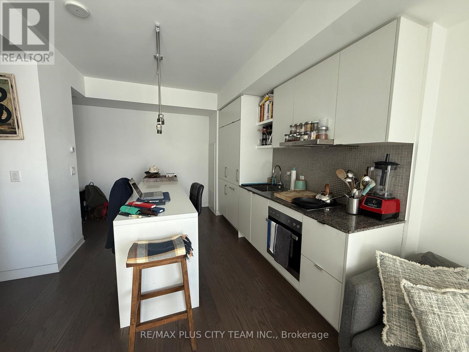 6401 - 88 Harbour Street, Toronto, Ontario  M5J 1B7 - Photo 5 - C12725946