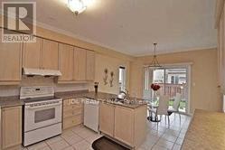 105 Elmrill Road, Markham, Ontario  L6C 2Y4 - Photo 7 - N12725944