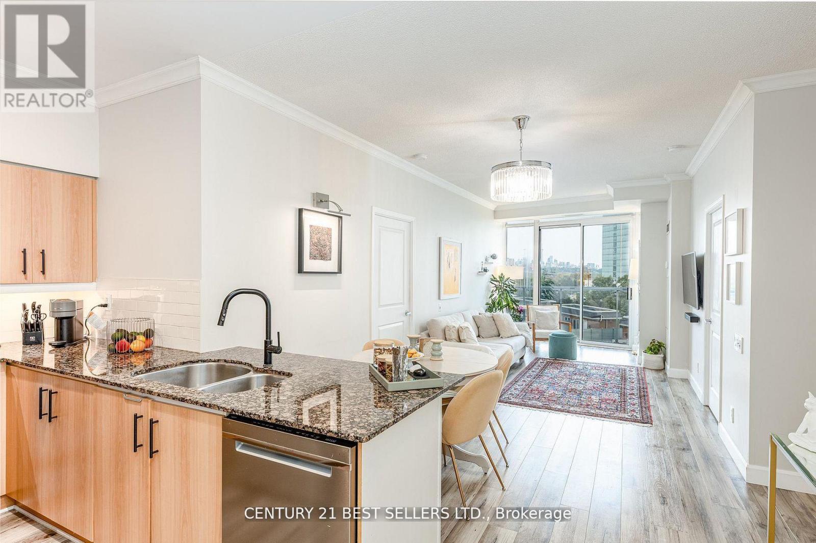 609 - 15 Windermere Avenue, Toronto, Ontario  M6S 5A2 - Photo 11 - W12725868