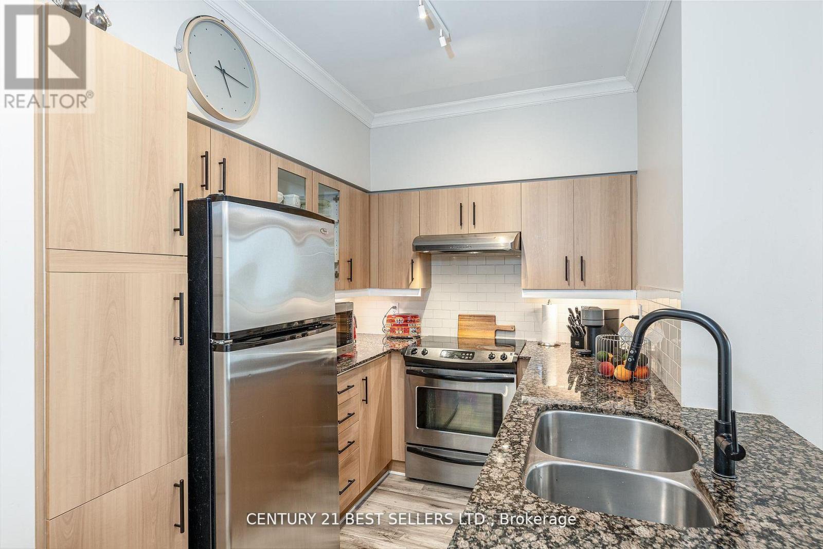 609 - 15 Windermere Avenue, Toronto, Ontario  M6S 5A2 - Photo 14 - W12725868