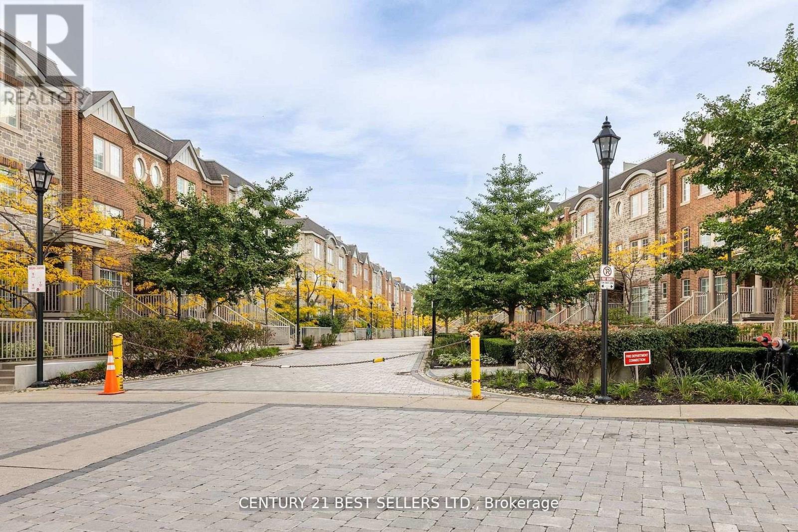 609 - 15 Windermere Avenue, Toronto, Ontario  M6S 5A2 - Photo 4 - W12725868