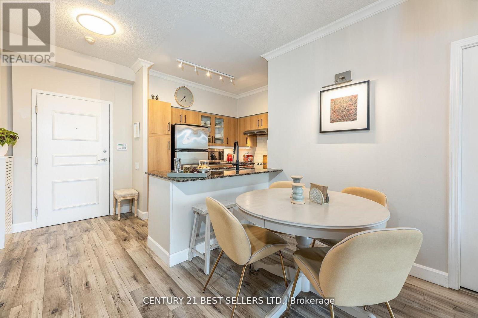 609 - 15 Windermere Avenue, Toronto, Ontario  M6S 5A2 - Photo 7 - W12725868