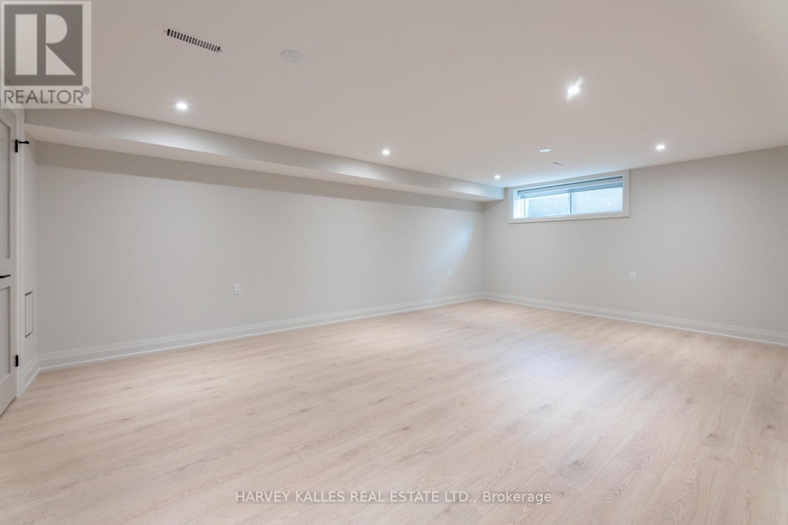 45 Pettit Drive, Toronto, Ontario  M9R 2W6 - Photo 28 - W12725904