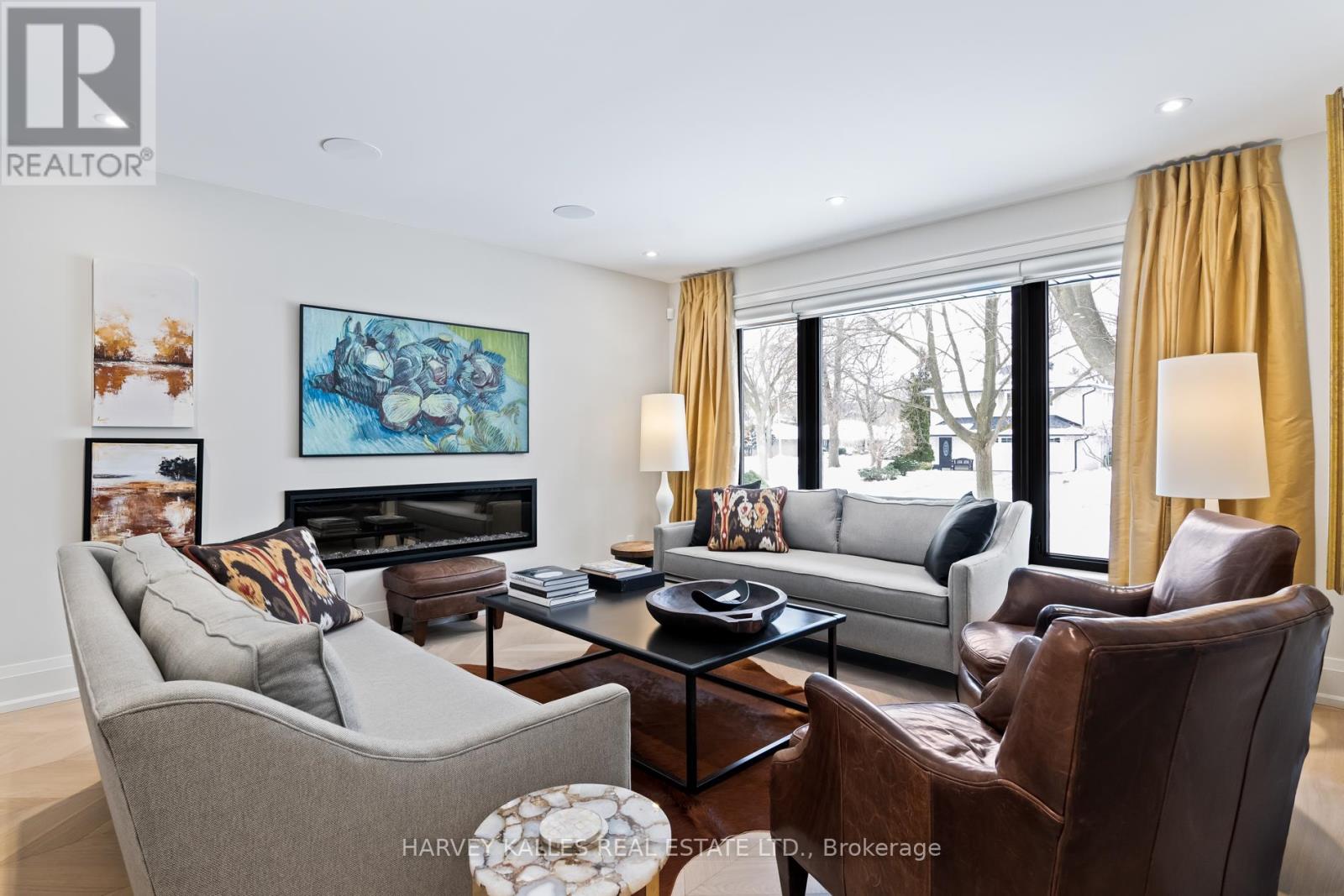 45 Pettit Drive, Toronto, Ontario  M9R 2W6 - Photo 6 - W12725904