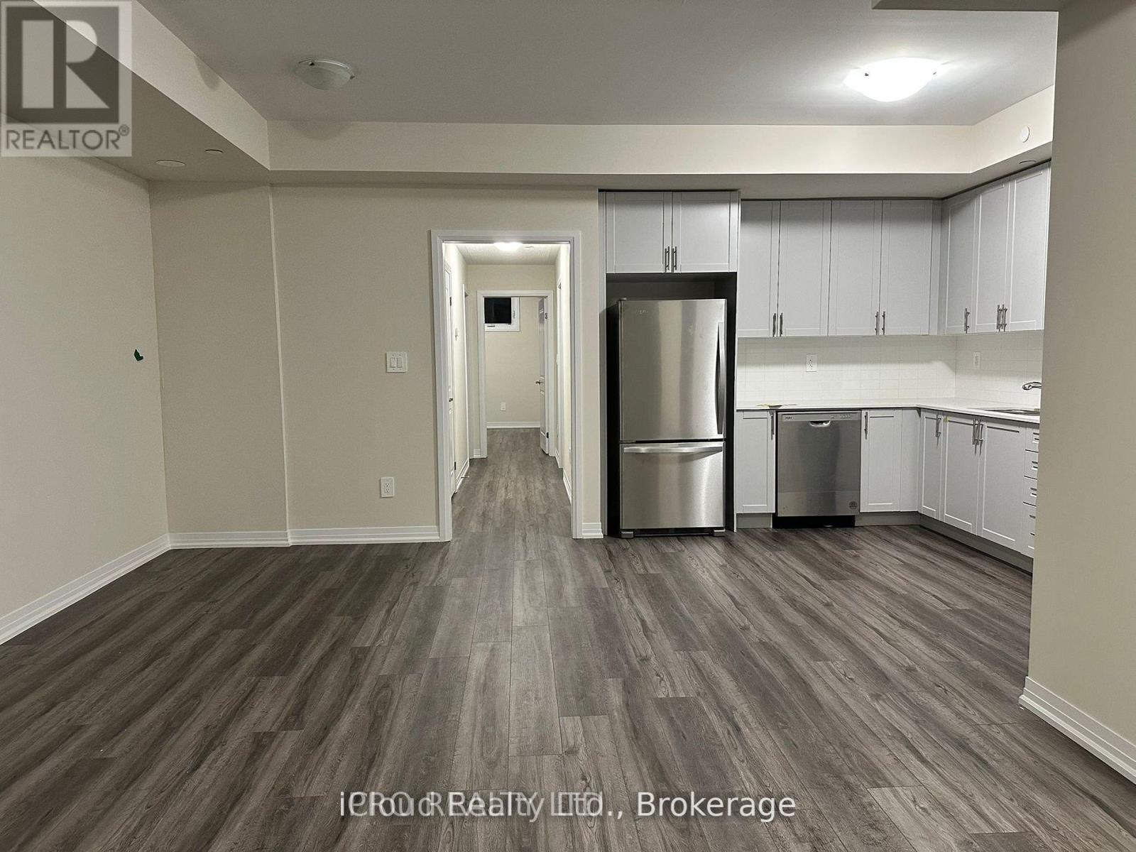 121 - 1585 Rose Way, Milton, Ontario  L9E 1N4 - Photo 2 - W12725942