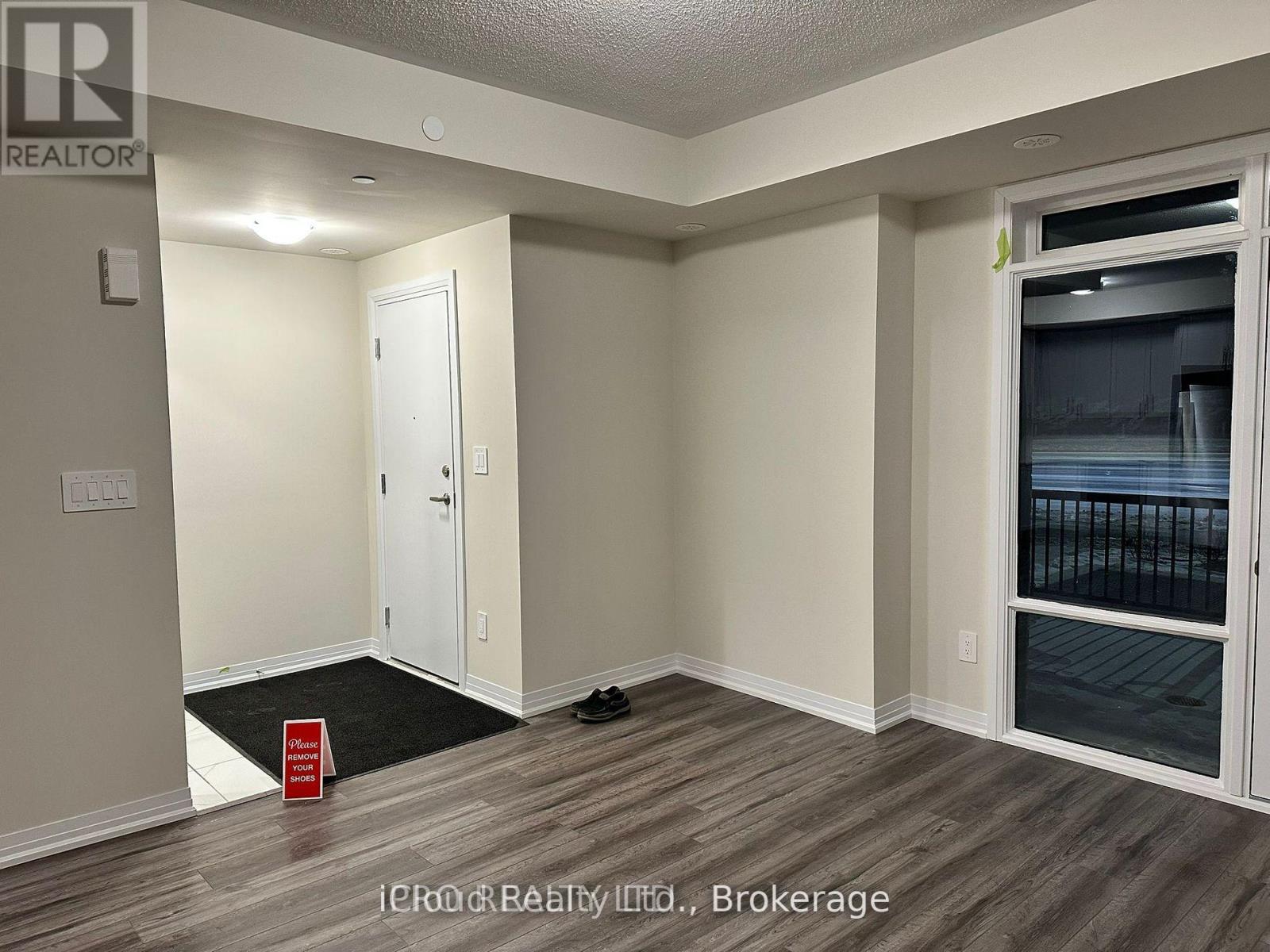 121 - 1585 Rose Way, Milton, Ontario  L9E 1N4 - Photo 6 - W12725942