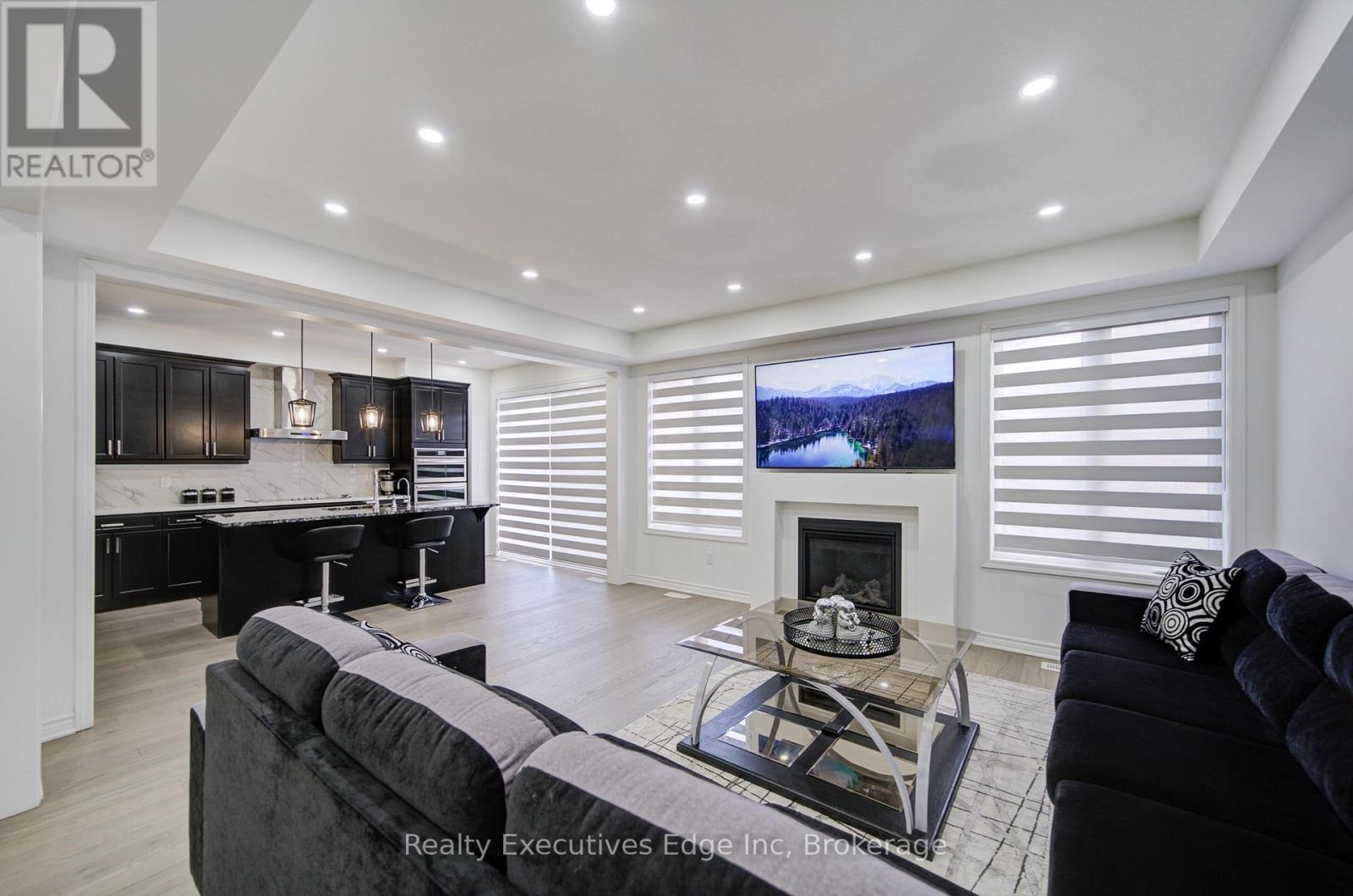 229 Forestwalk Street, Kitchener, Ontario  N2R 0T2 - Photo 13 - X12508360