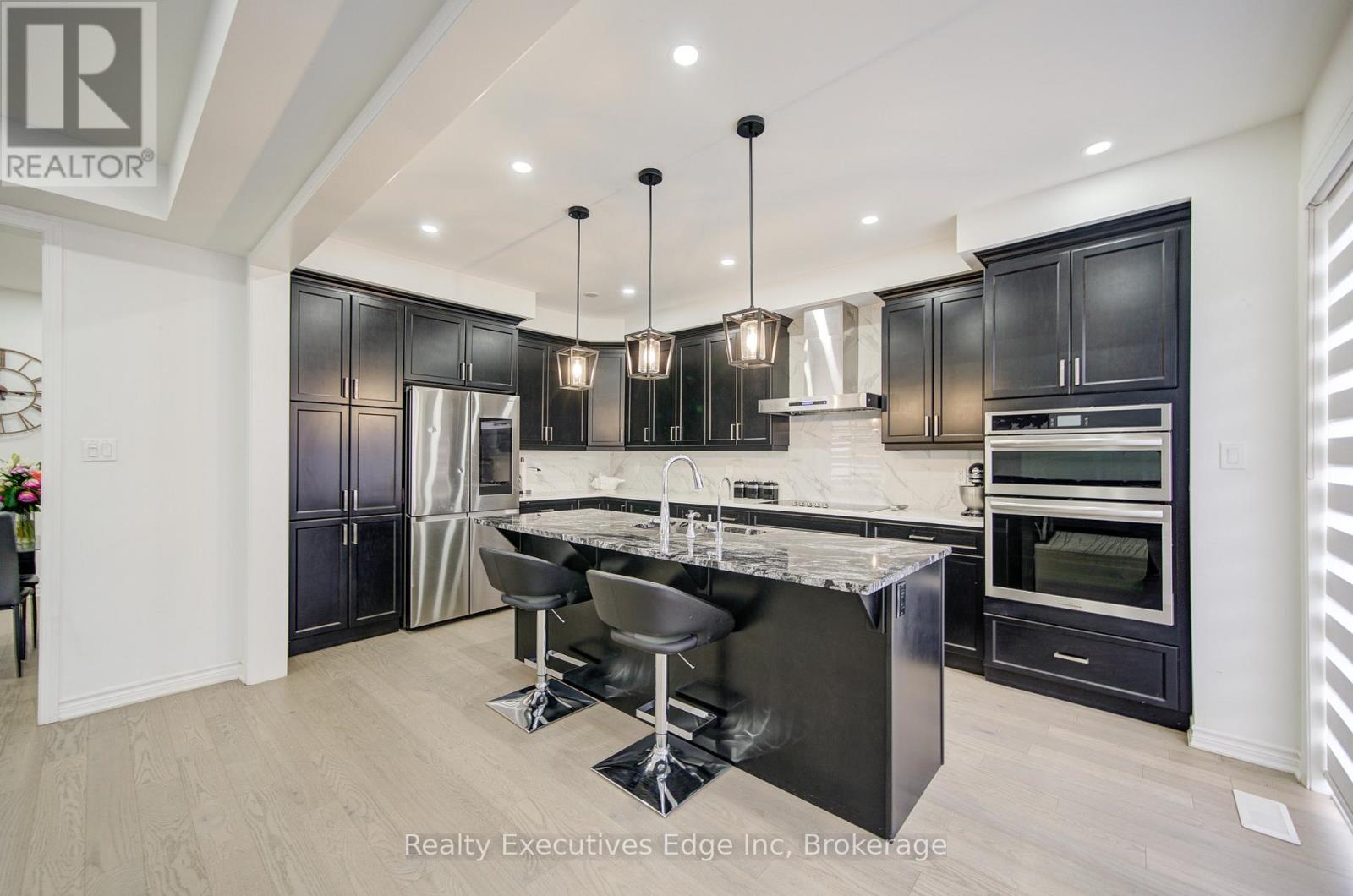 229 Forestwalk Street, Kitchener, Ontario  N2R 0T2 - Photo 2 - X12508360