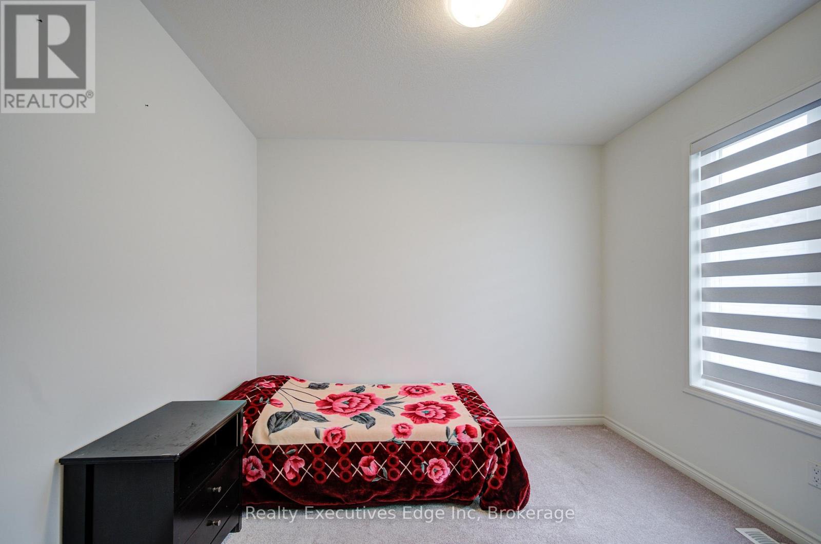 229 Forestwalk Street, Kitchener, Ontario  N2R 0T2 - Photo 23 - X12508360