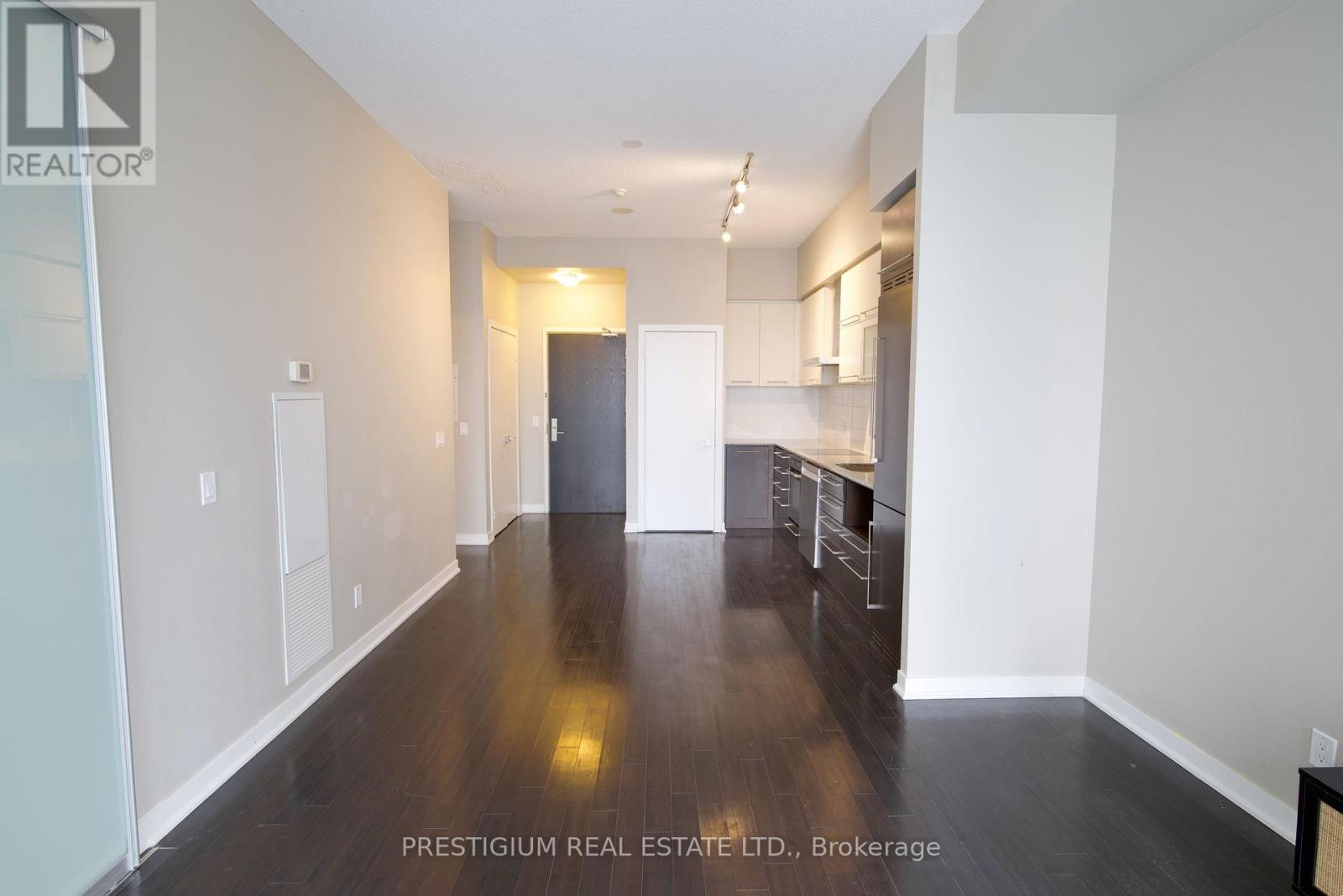 2703 - 770 Bay Street, Toronto, Ontario  M5G 0A6 - Photo 1 - C12705278