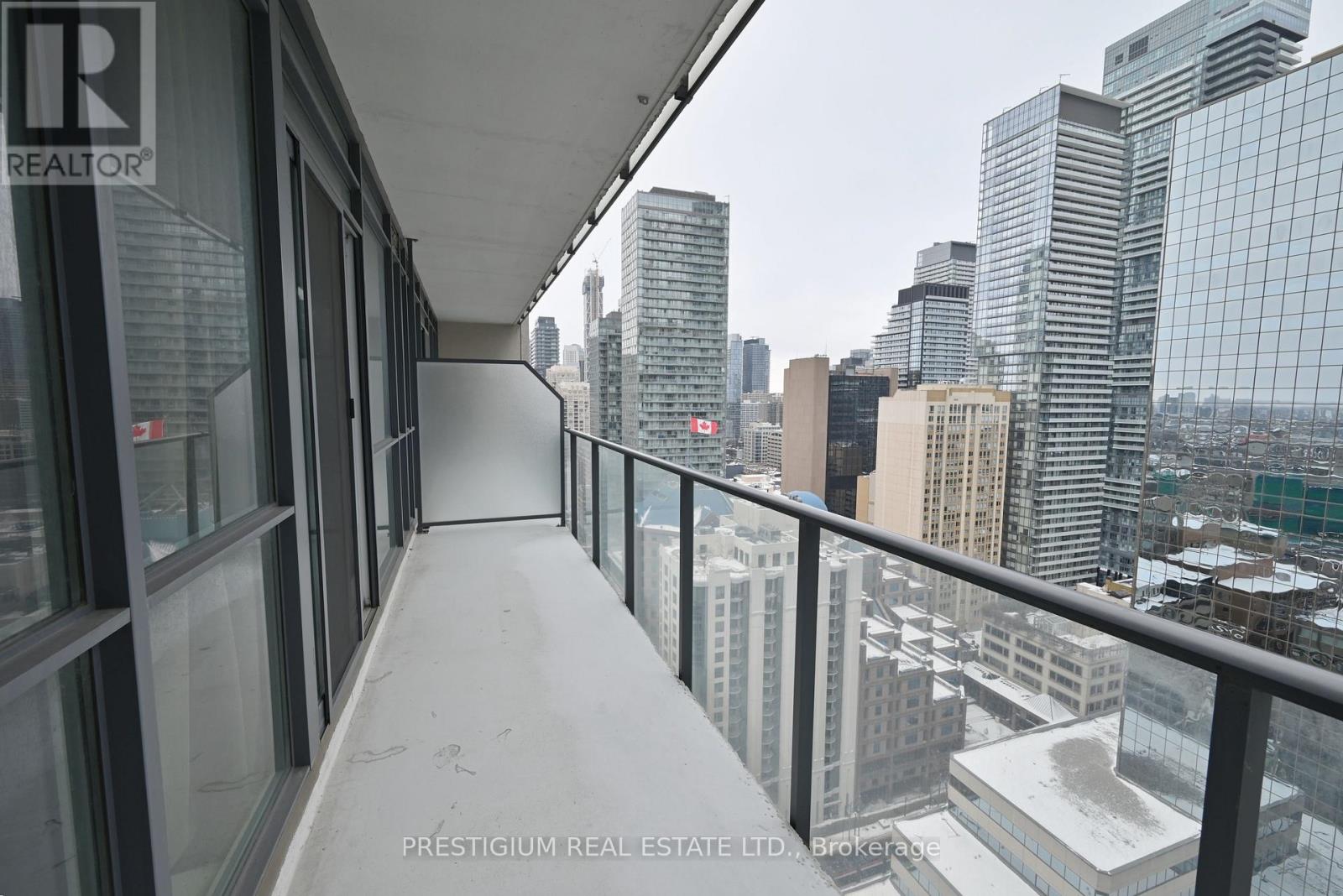 2703 - 770 Bay Street, Toronto, Ontario  M5G 0A6 - Photo 15 - C12705278