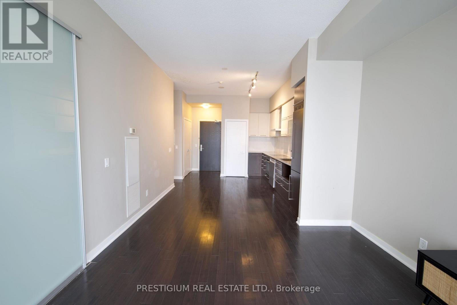 2703 - 770 Bay Street, Toronto, Ontario  M5G 0A6 - Photo 2 - C12705278