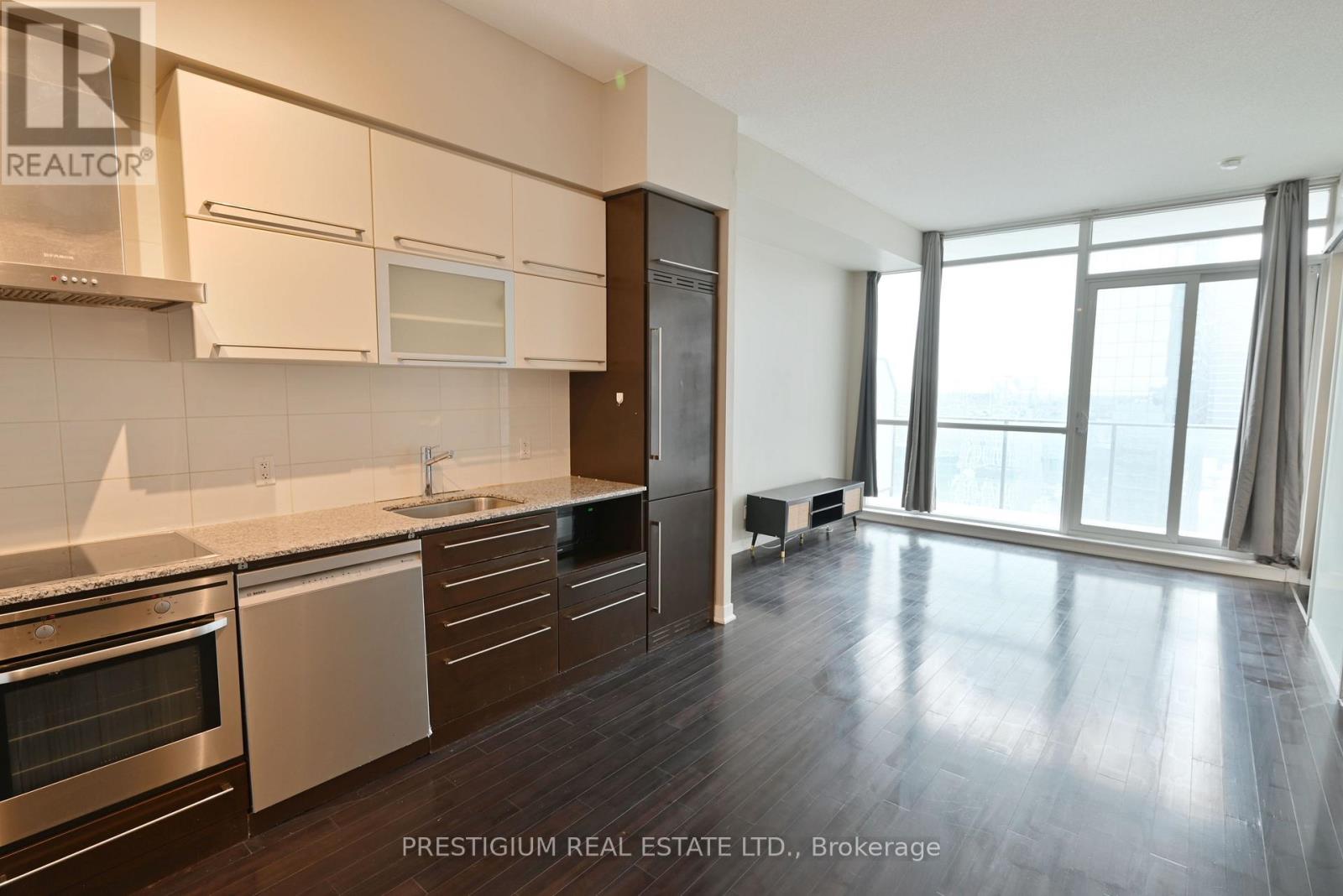 2703 - 770 Bay Street, Toronto, Ontario  M5G 0A6 - Photo 7 - C12705278