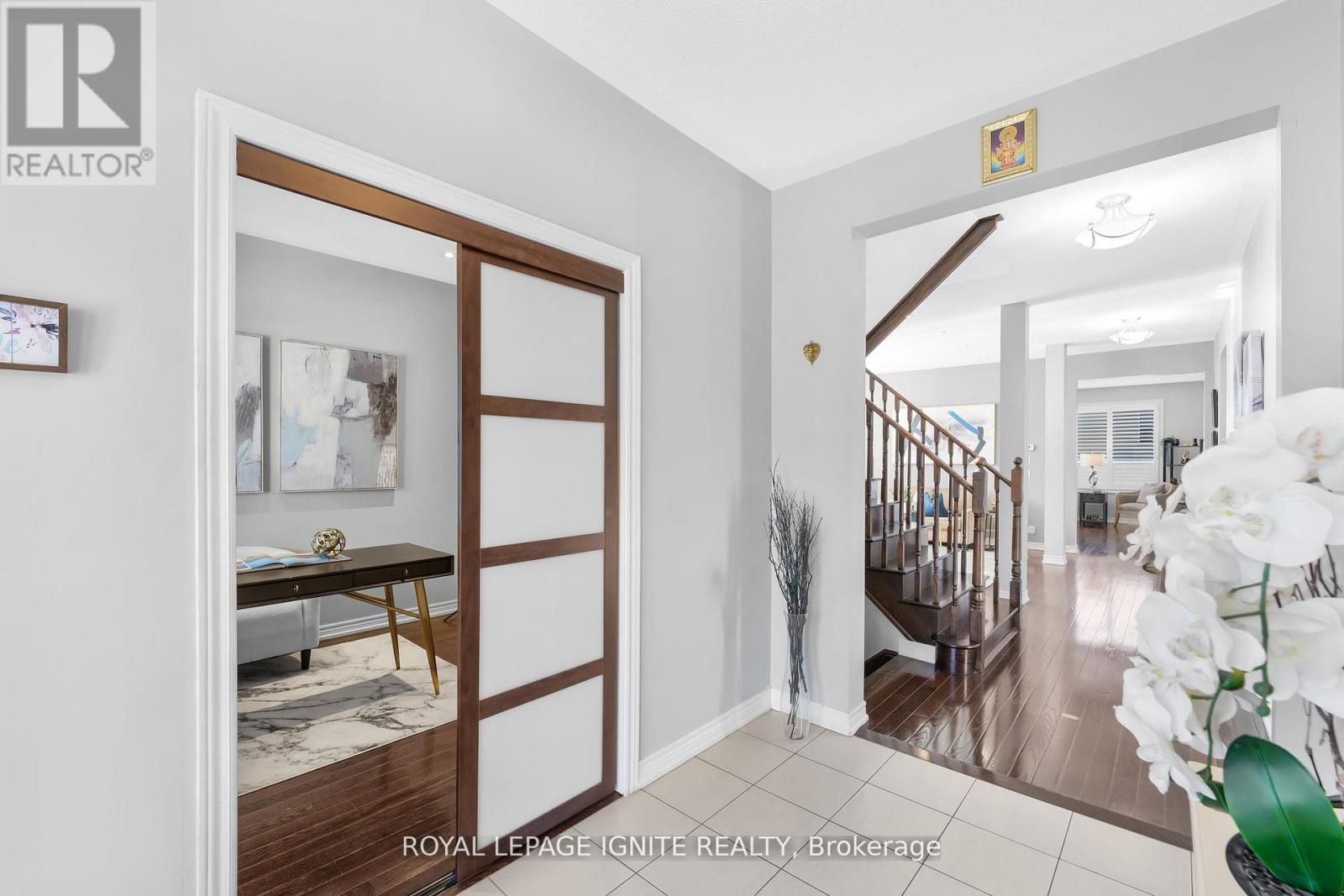 210 Blackwell Crescent, Oshawa, Ontario  L1L 0C9 - Photo 5 - E12458590