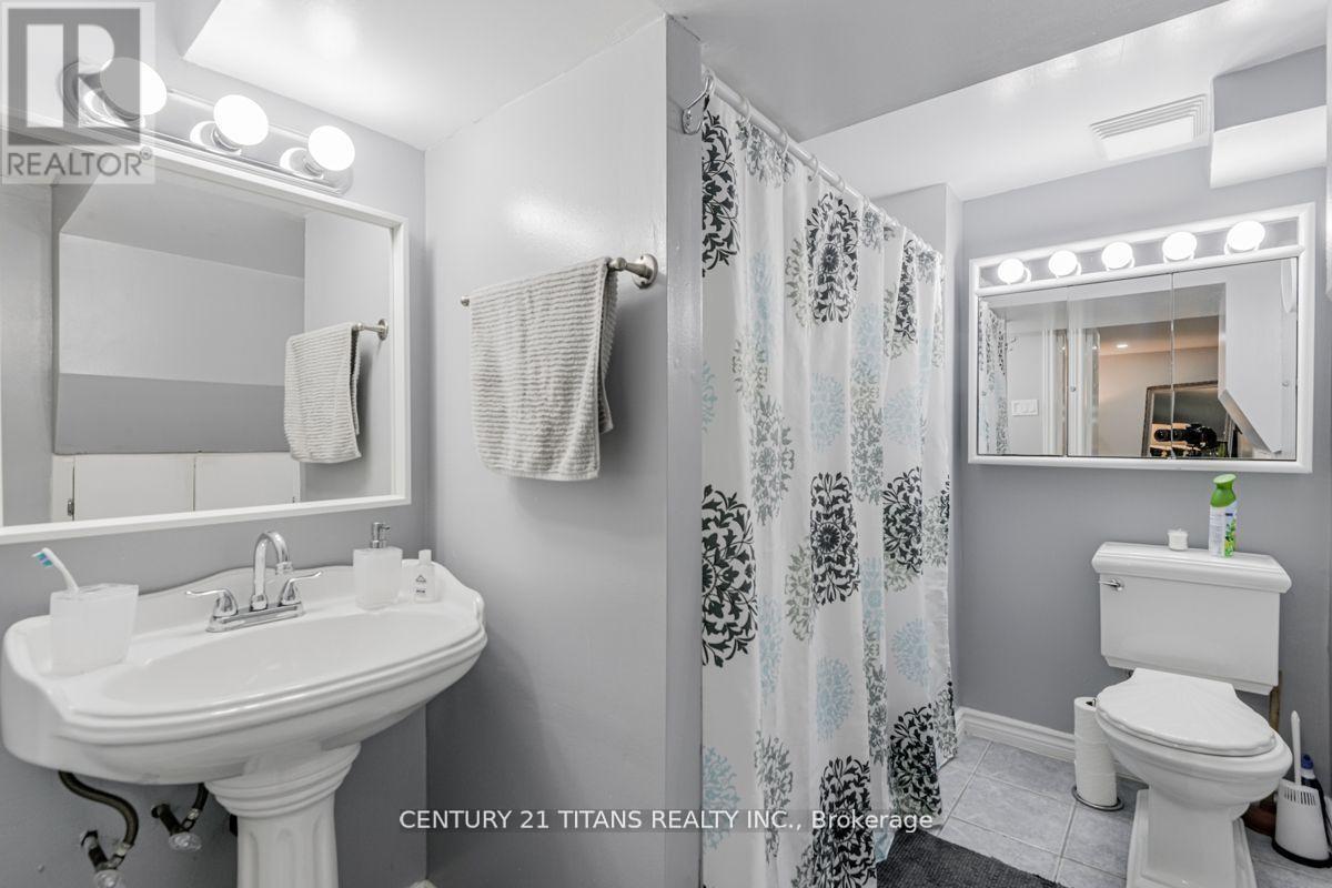 156 Madawaska Avenue, Oshawa, Ontario  L1J 1E5 - Photo 10 - E12696944