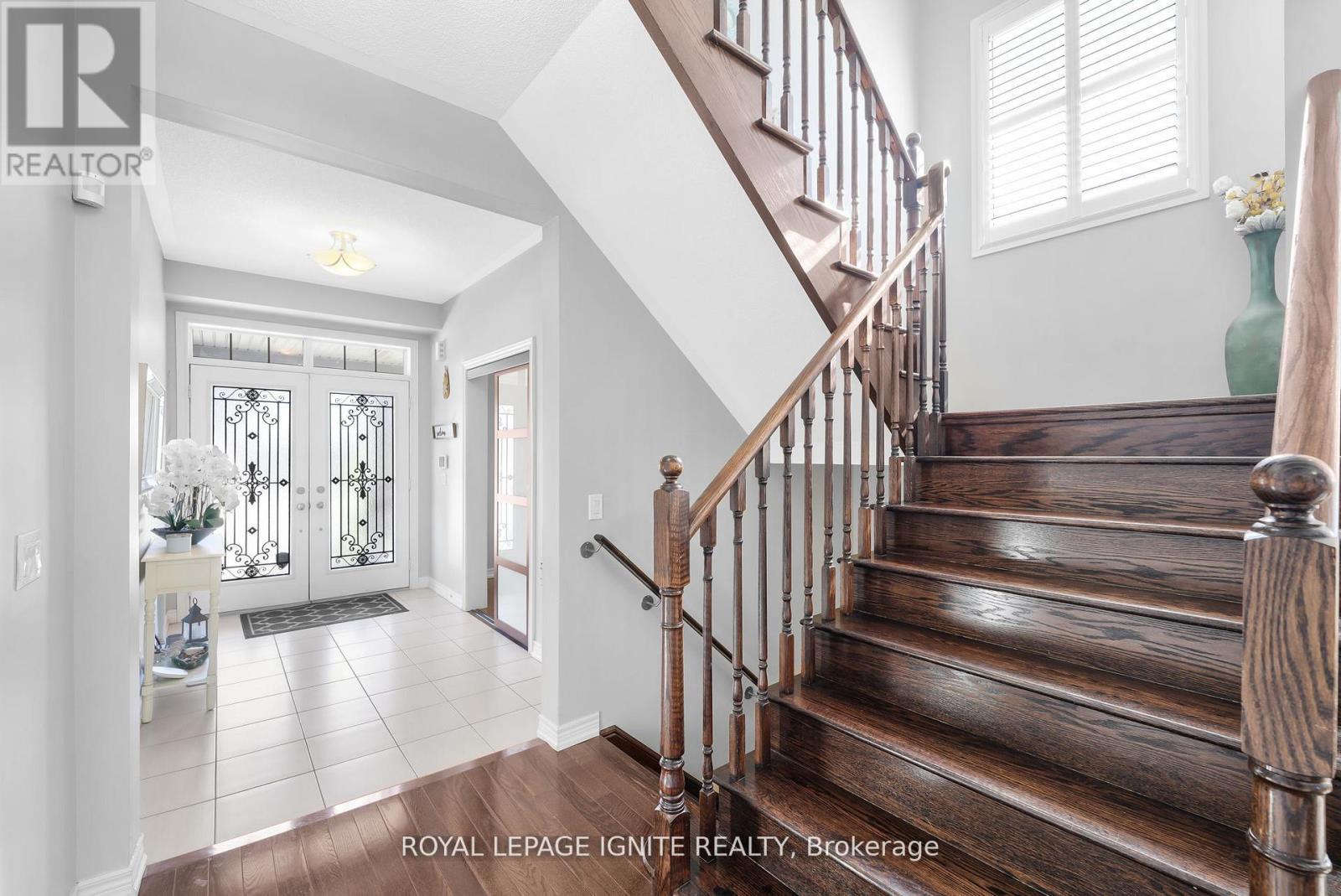 210 Blackwell Crescent, Oshawa, Ontario  L1L 0C9 - Photo 4 - E12458590