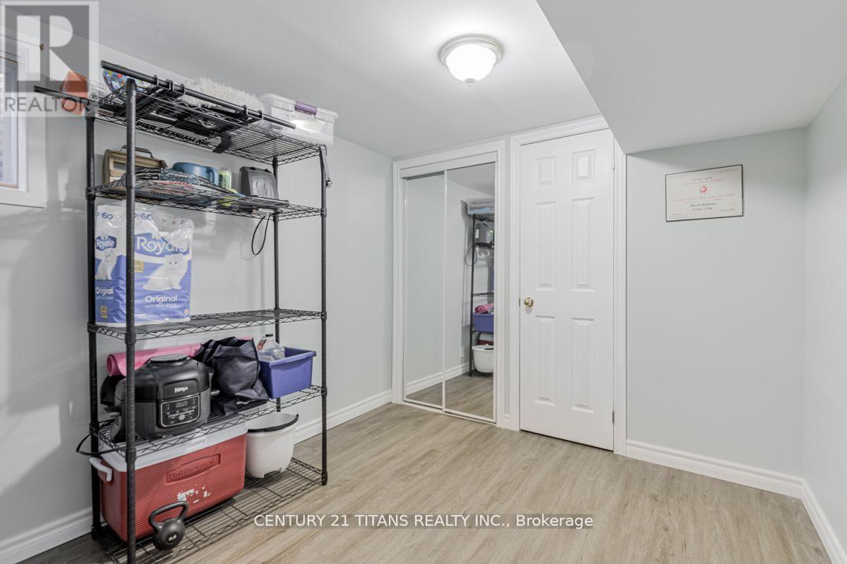 156 Madawaska Avenue, Oshawa, Ontario  L1J 1E5 - Photo 9 - E12696944