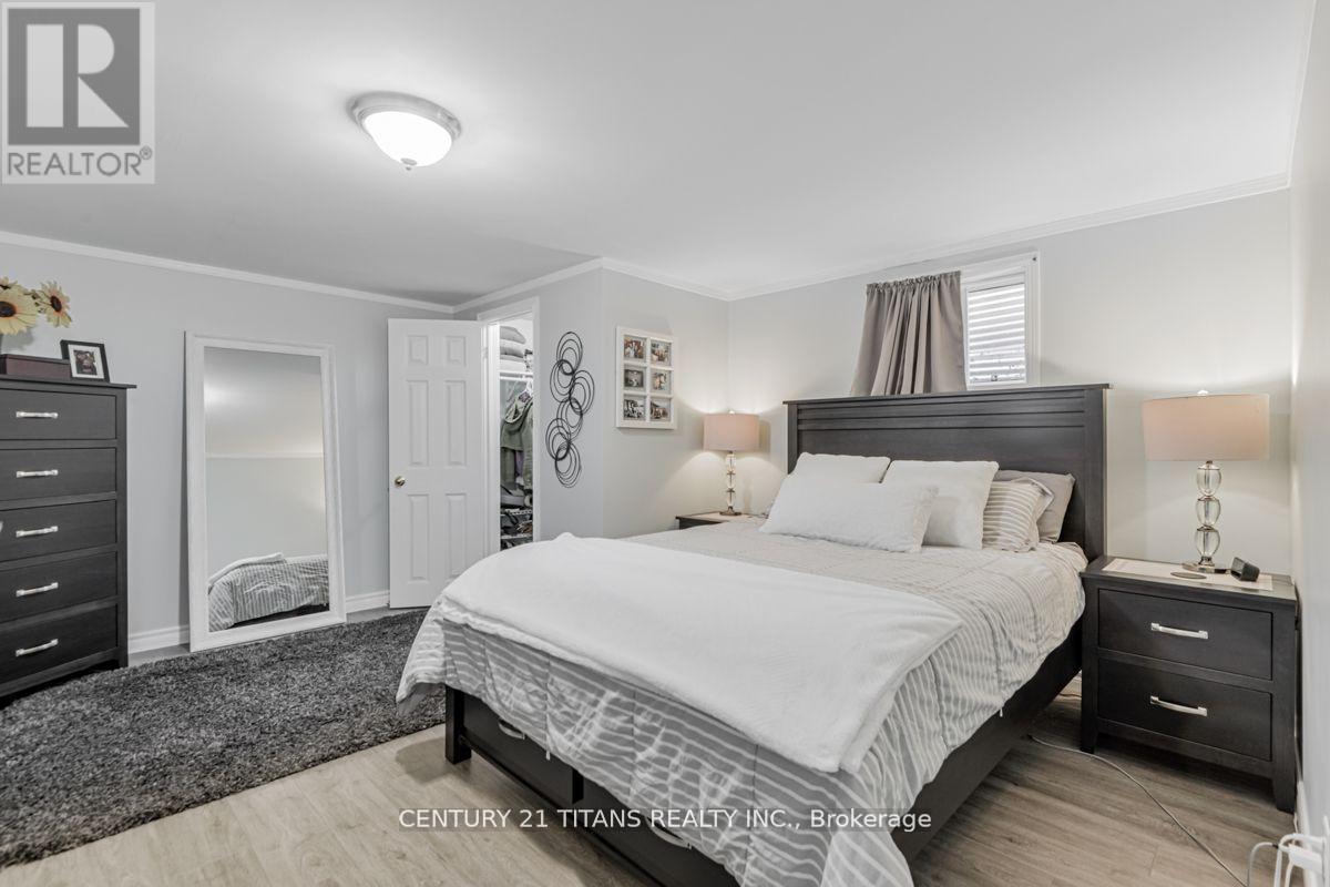 156 Madawaska Avenue, Oshawa, Ontario  L1J 1E5 - Photo 7 - E12696944