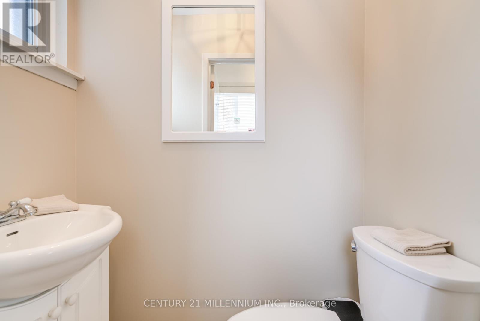 2 Durham Crescent, Brampton, Ontario  L6T 2X6 - Photo 19 - W12725370