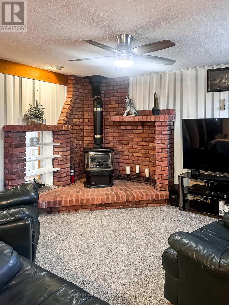 2 - 31 KING CRESCENT, Huntsville, Ontario