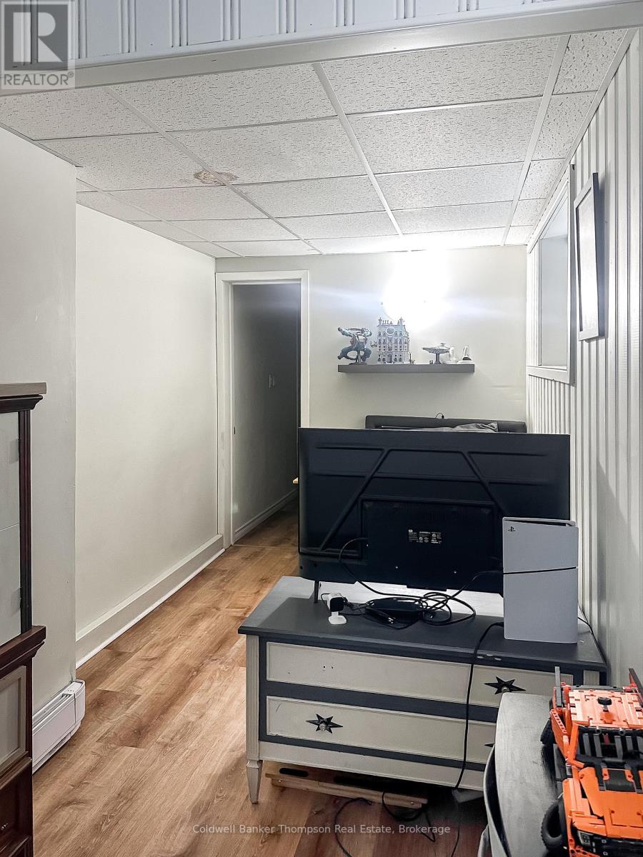 2 - 31 King Crescent, Huntsville, Ontario  P1H 1X6 - Photo 4 - X12726046