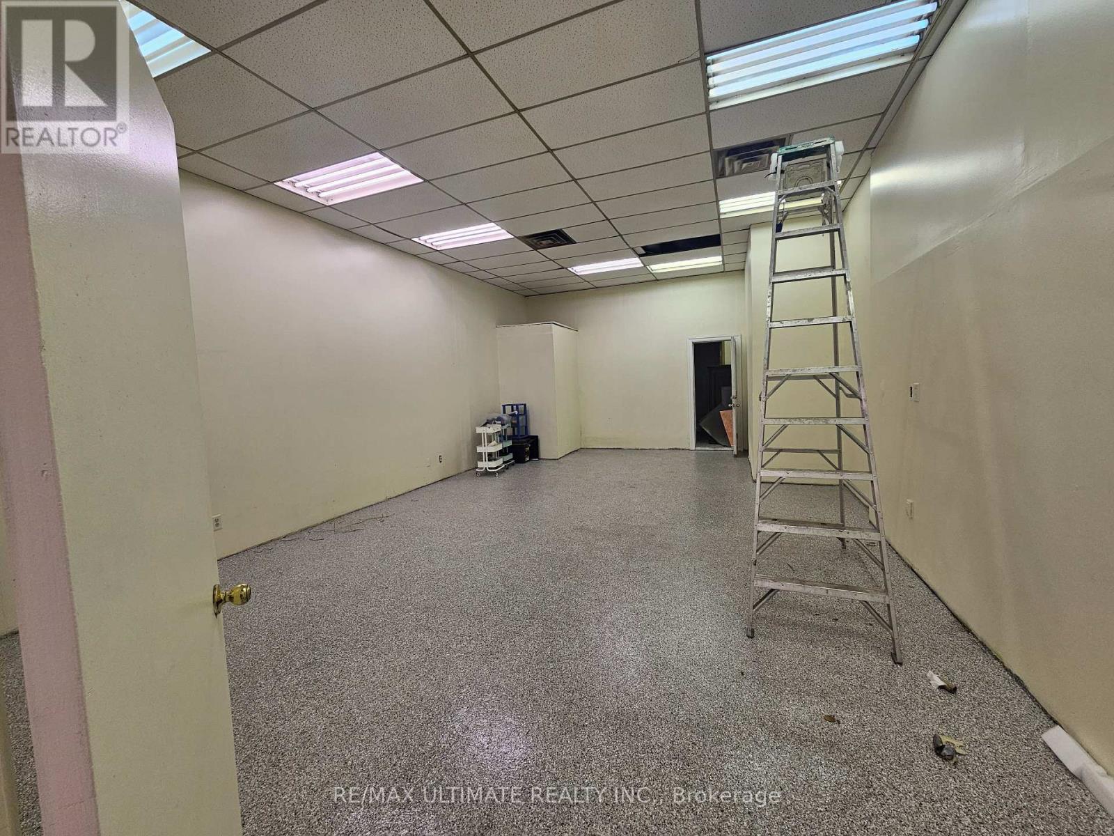 314 Evans Avenue, Toronto, Ontario  M8Z 1K4 - Photo 9 - W12412950