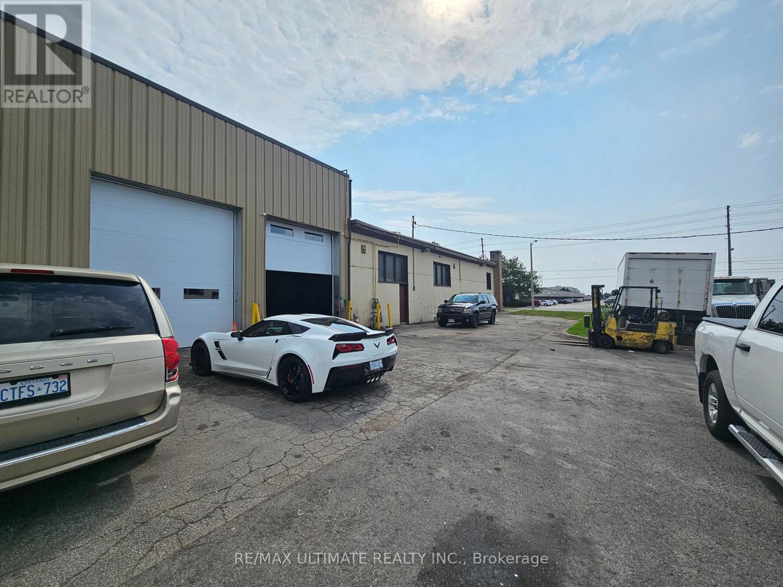 314 Evans Avenue, Toronto, Ontario  M8Z 1K4 - Photo 2 - W12412950