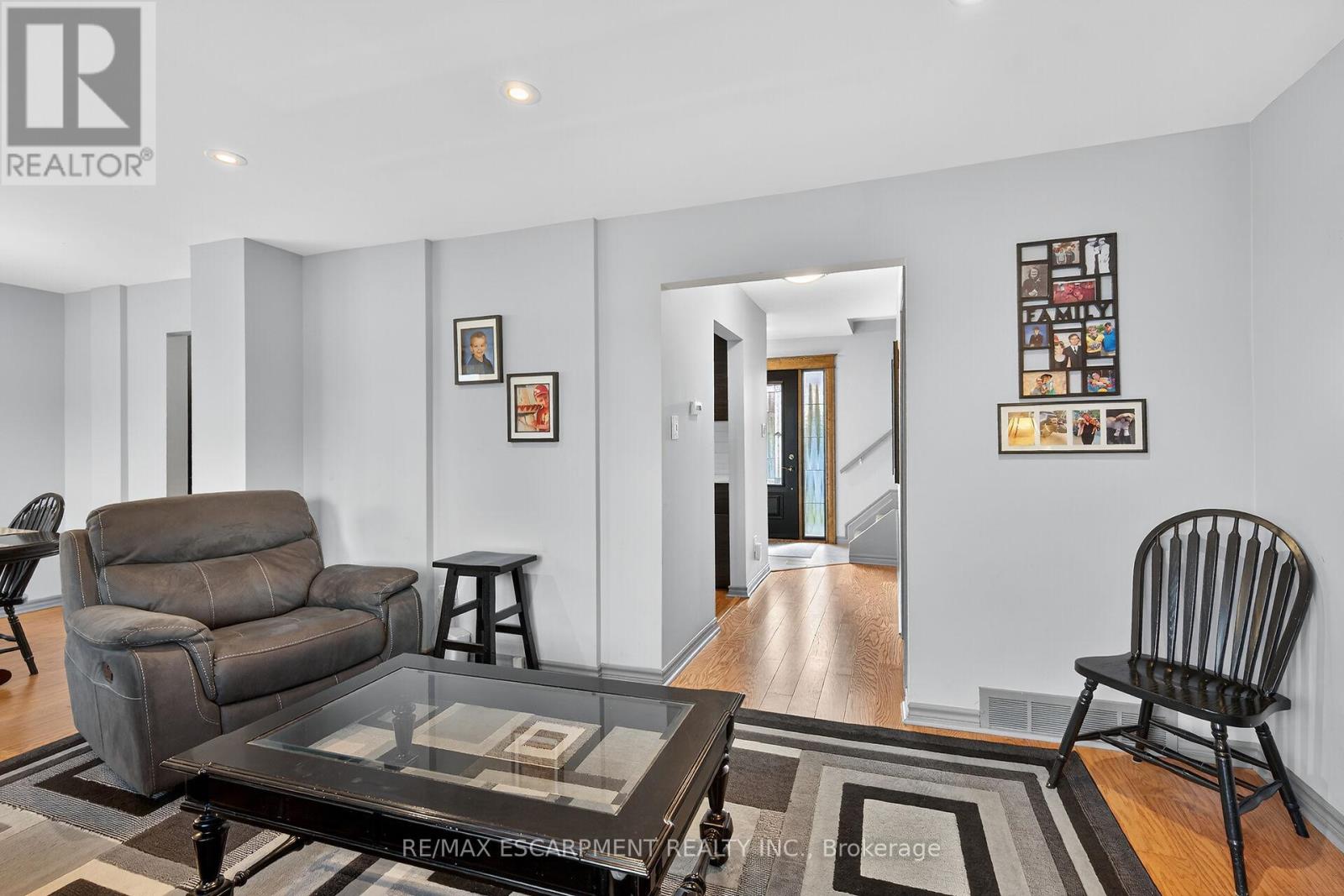 211 Birchcliffe Crescent, Hamilton, Ontario  L8T 4L1 - Photo 20 - X12480007