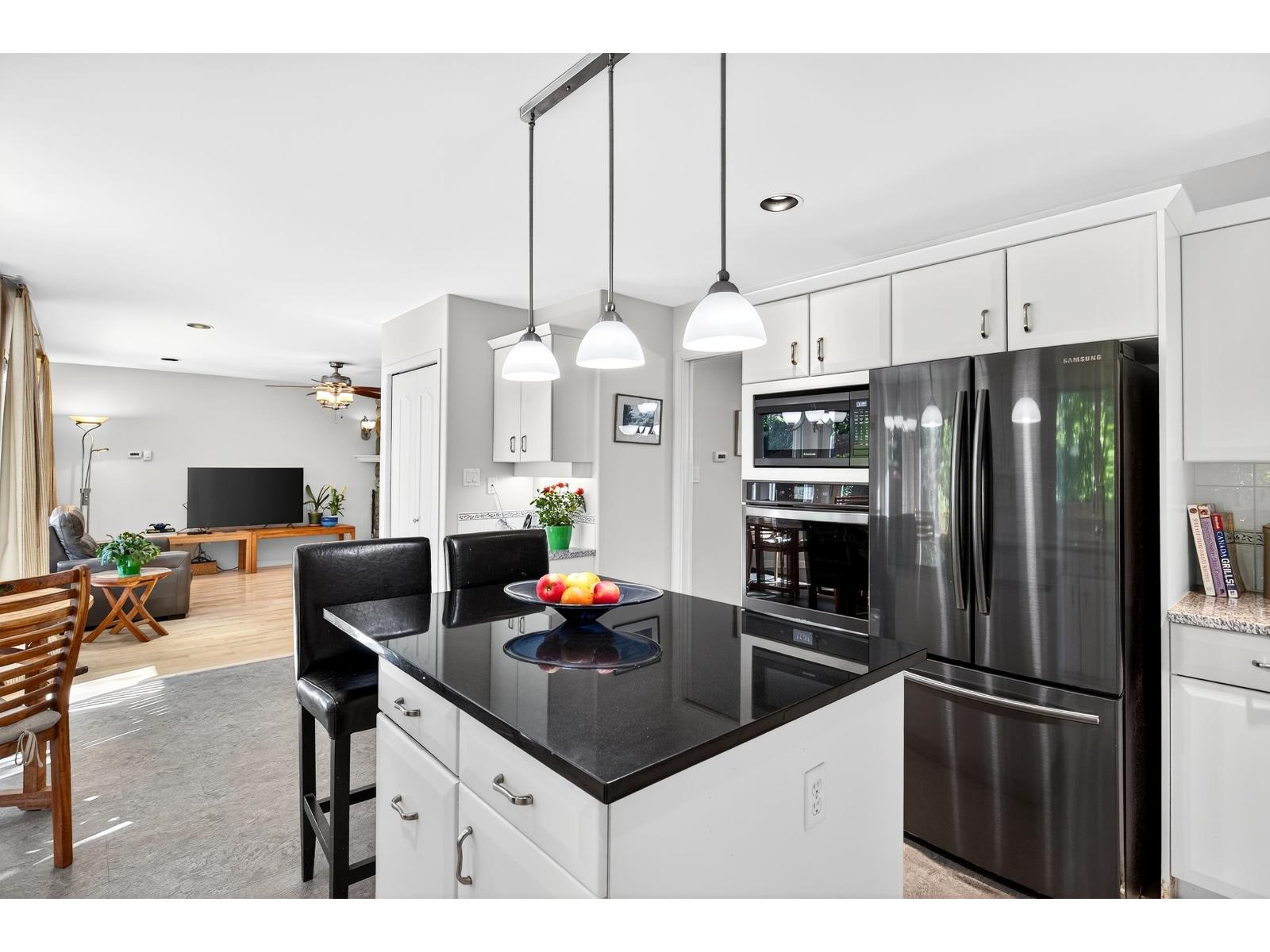 27012 25 Avenue, Langley, British Columbia  V4W 3W5 - Photo 12 - R3081649