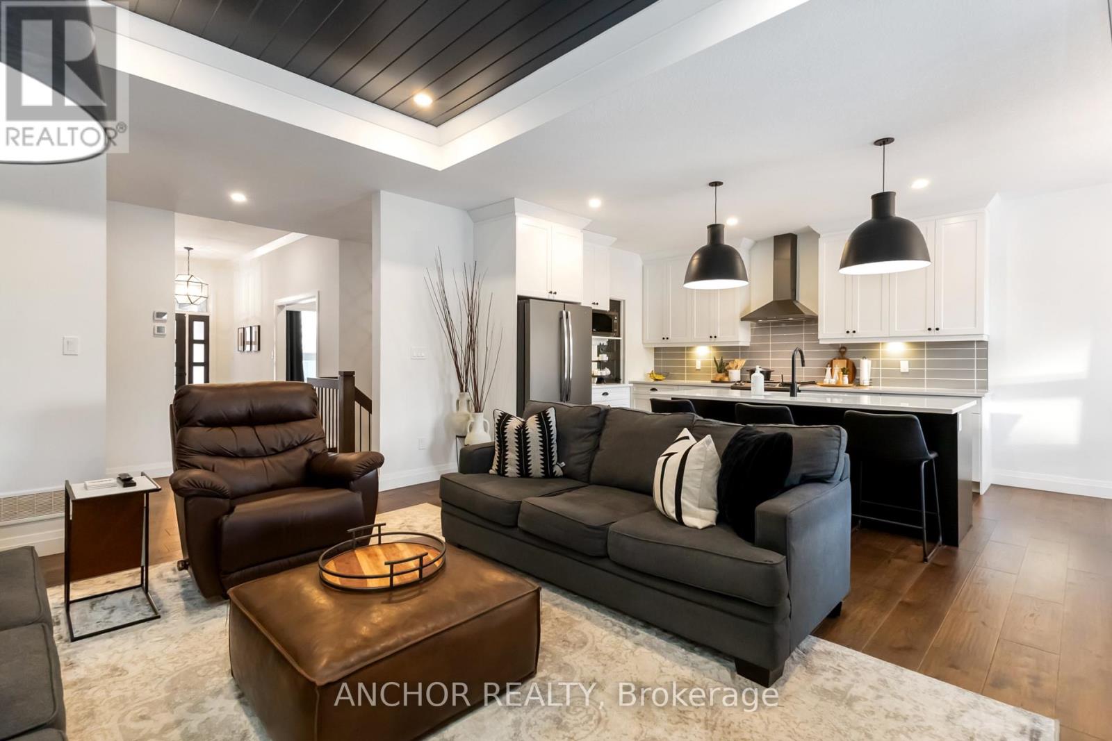 17 Kemp Crescent, Strathroy-Caradoc, Ontario  N7G 0G3 - Photo 13 - X12726130