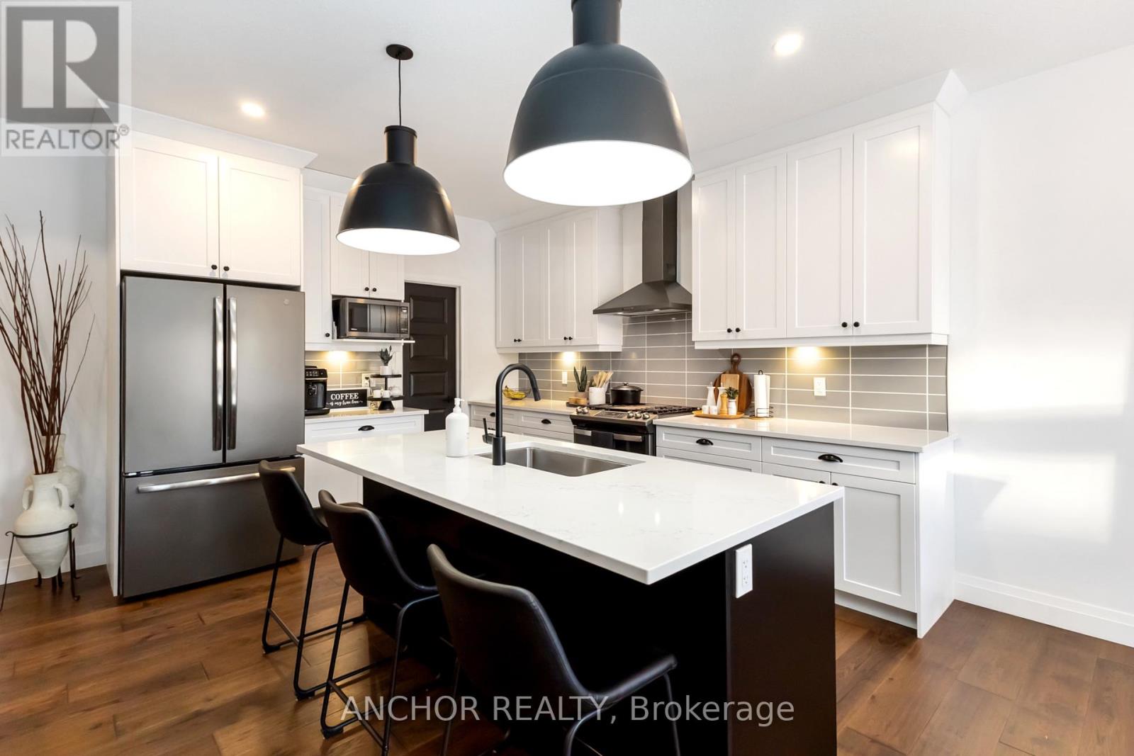 17 Kemp Crescent, Strathroy-Caradoc, Ontario  N7G 0G3 - Photo 15 - X12726130