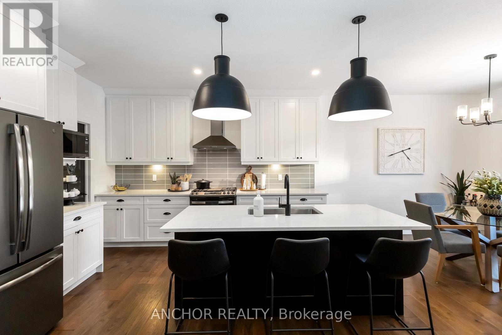 17 Kemp Crescent, Strathroy-Caradoc, Ontario  N7G 0G3 - Photo 19 - X12726130