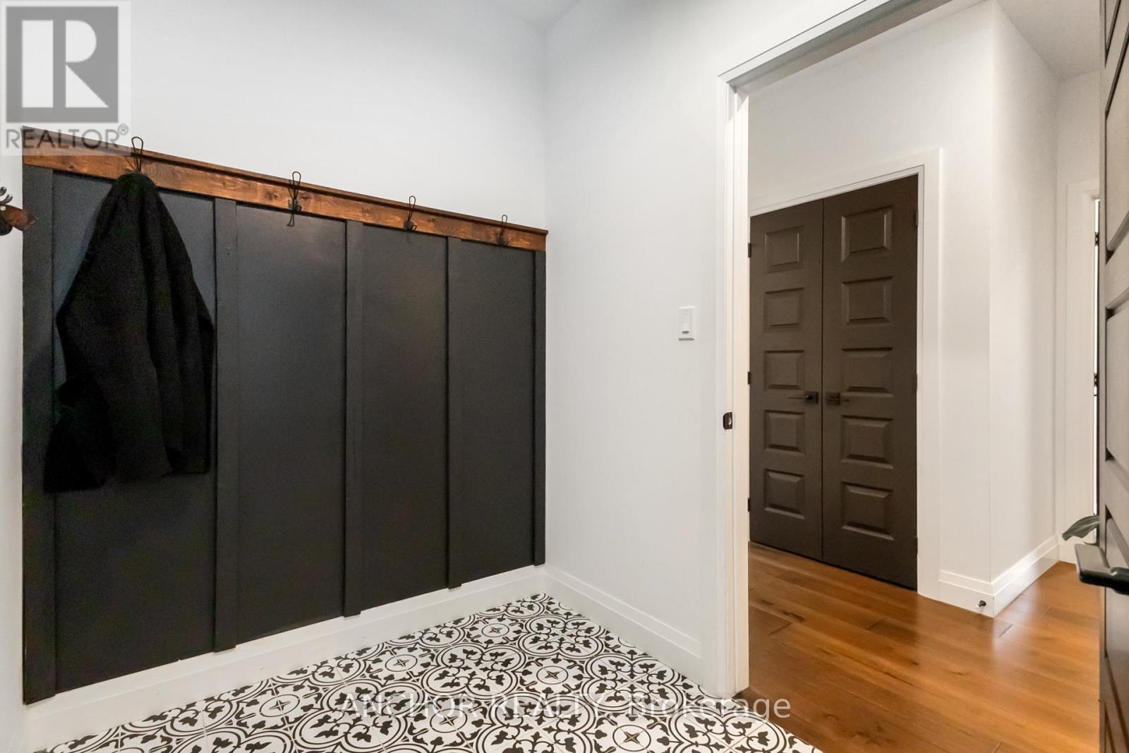 17 Kemp Crescent, Strathroy-Caradoc, Ontario  N7G 0G3 - Photo 29 - X12726130