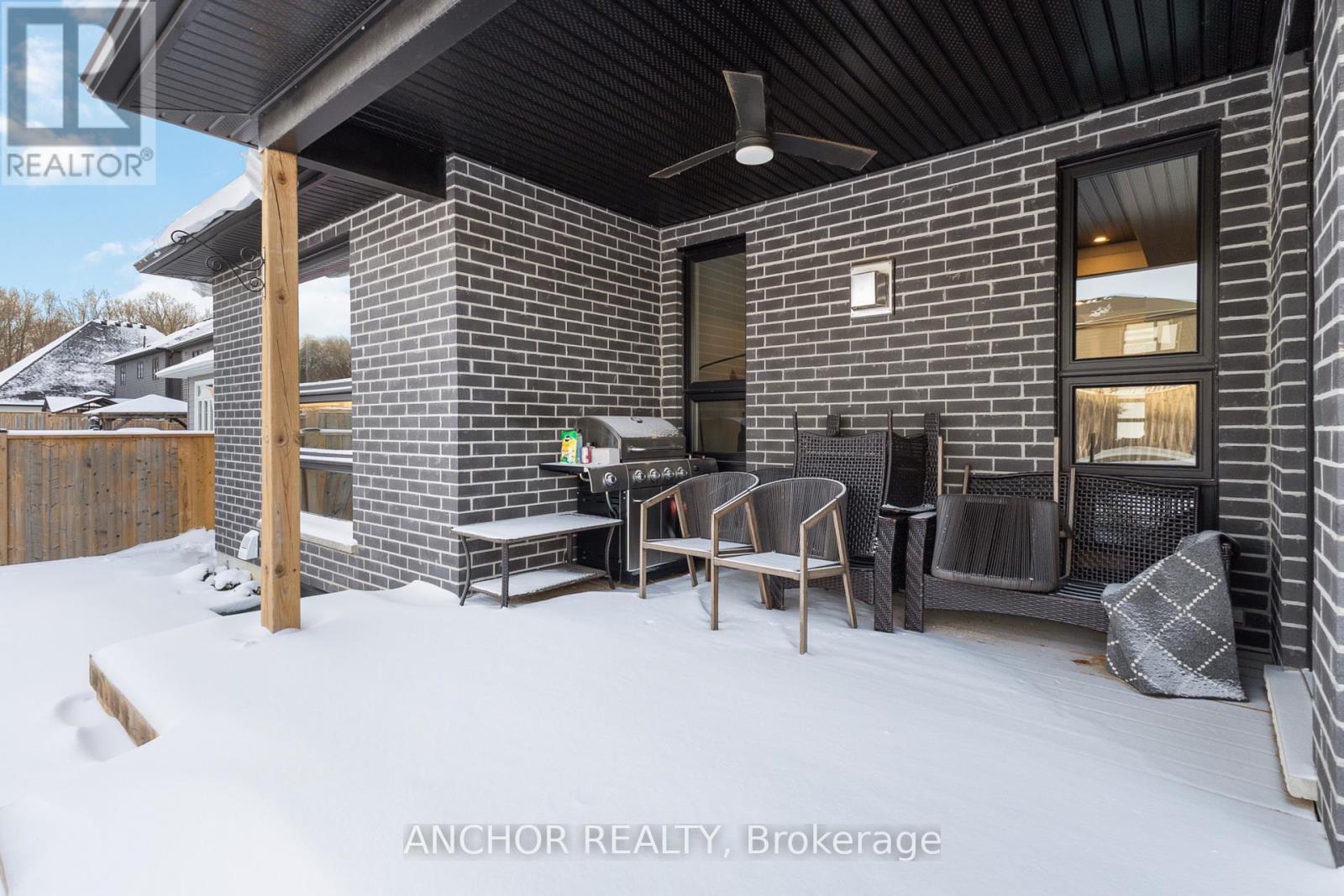 17 Kemp Crescent, Strathroy-Caradoc, Ontario  N7G 0G3 - Photo 43 - X12726130