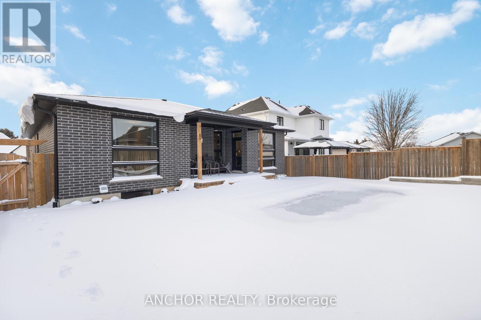 17 Kemp Crescent, Strathroy-Caradoc, Ontario  N7G 0G3 - Photo 45 - X12726130