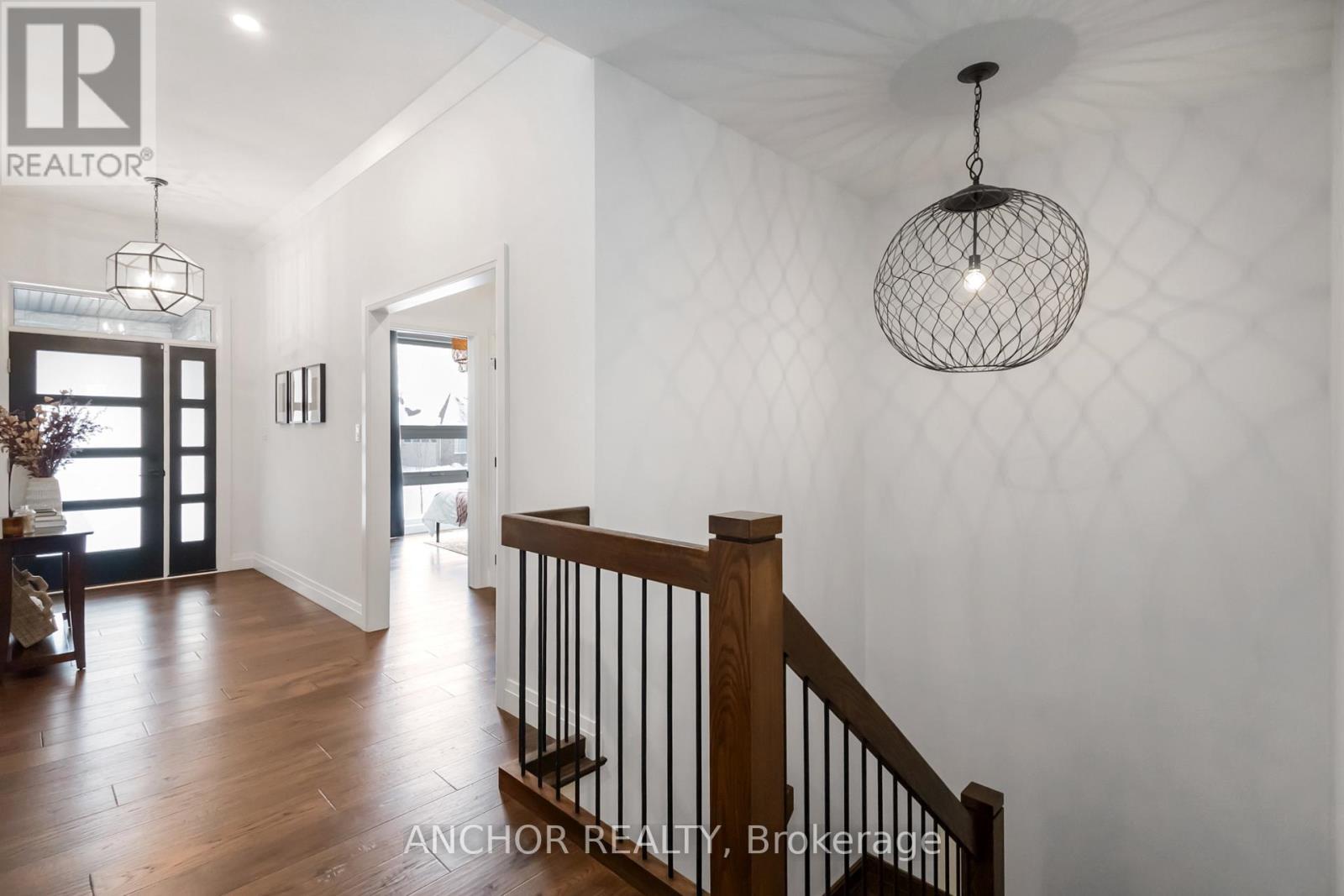 17 Kemp Crescent, Strathroy-Caradoc, Ontario  N7G 0G3 - Photo 6 - X12726130