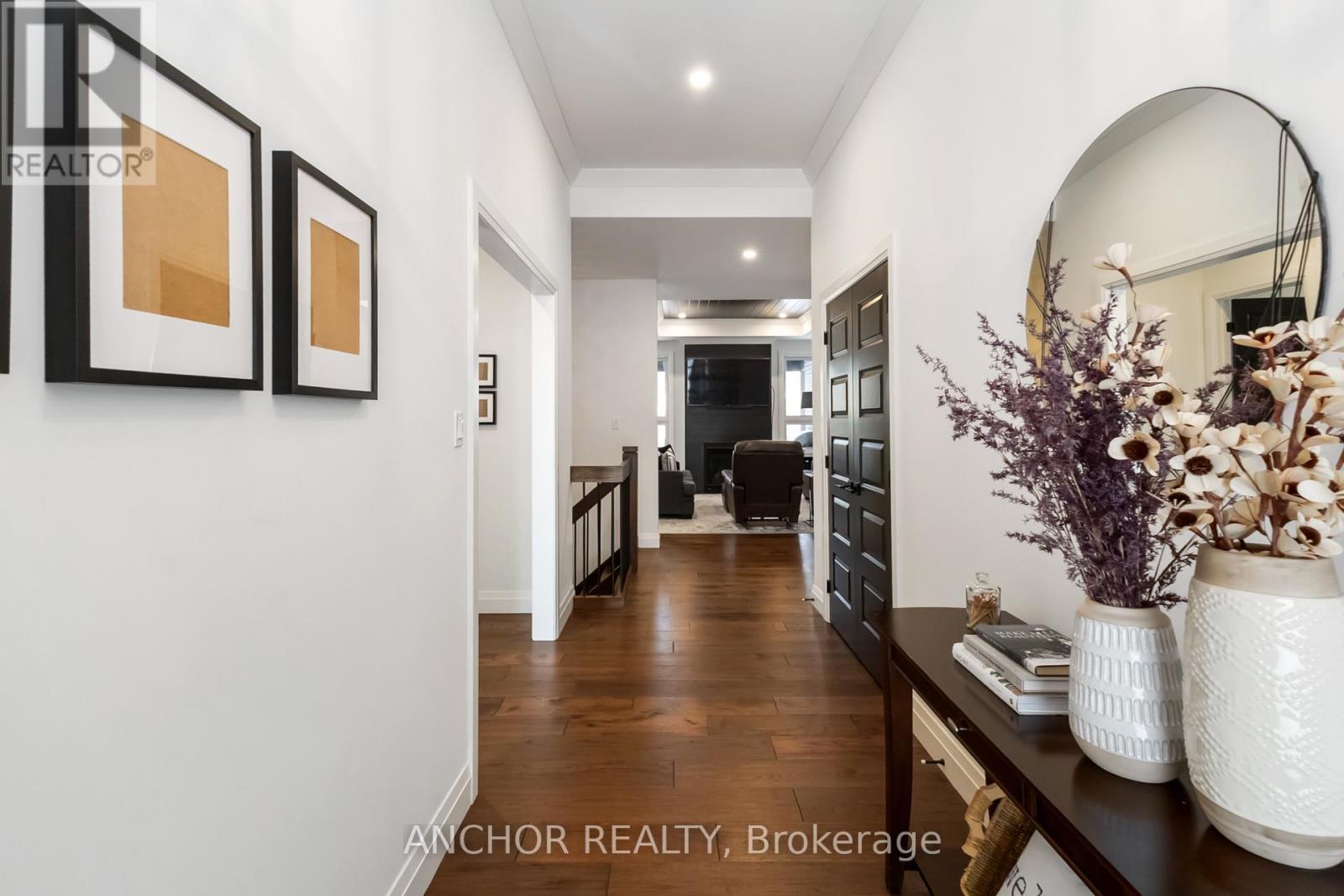 17 Kemp Crescent, Strathroy-Caradoc, Ontario  N7G 0G3 - Photo 7 - X12726130