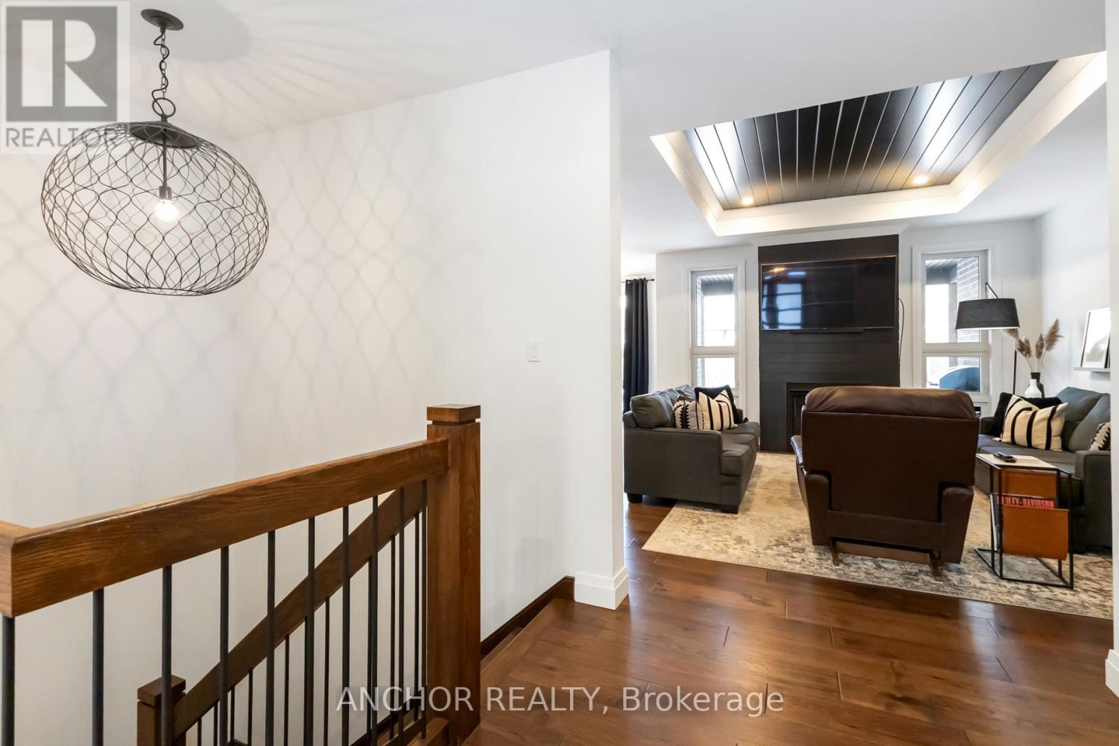 17 Kemp Crescent, Strathroy-Caradoc, Ontario  N7G 0G3 - Photo 8 - X12726130