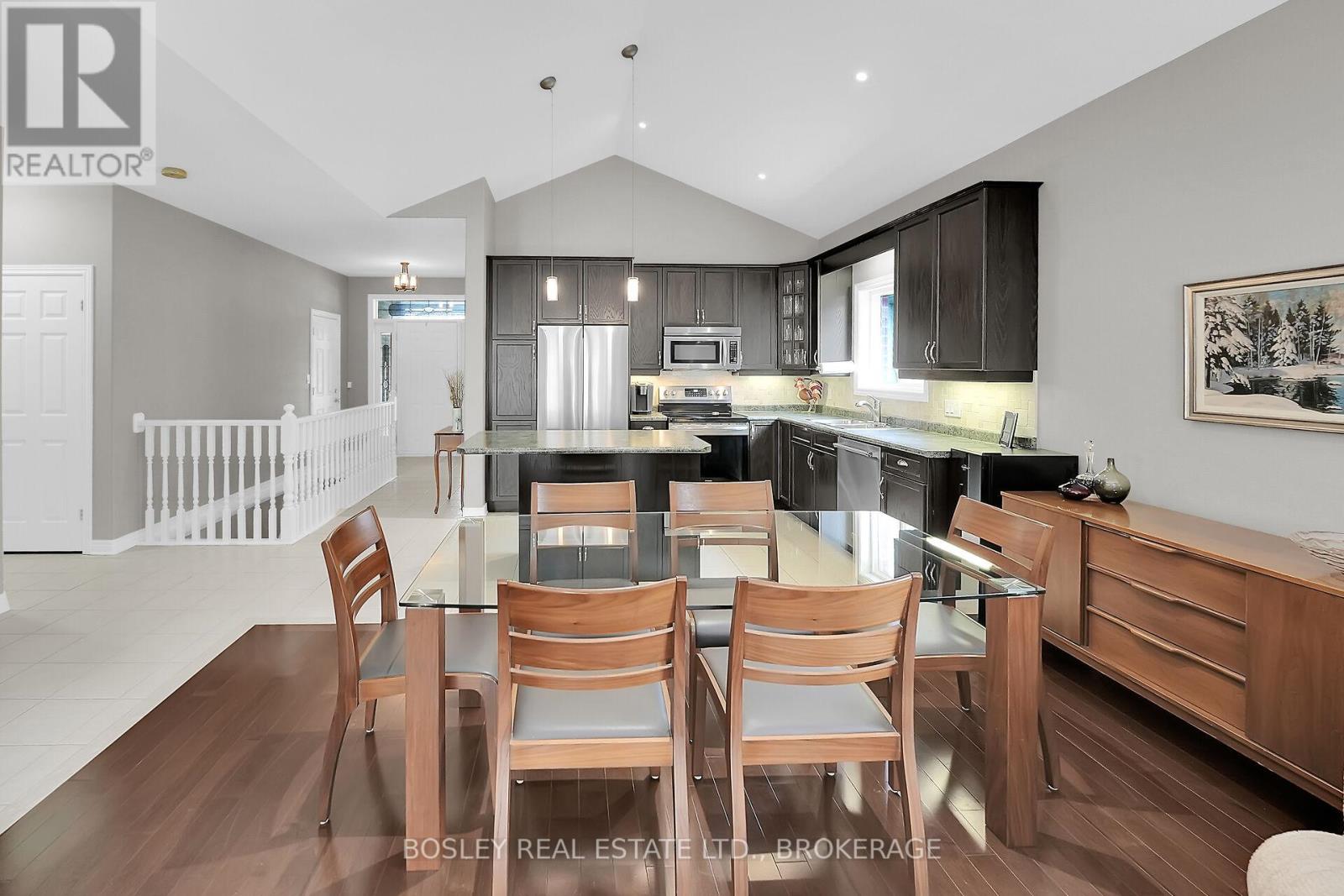 43 Loretta Drive, Niagara-On-The-Lake, Ontario  L0S 1T0 - Photo 7 - X12453542