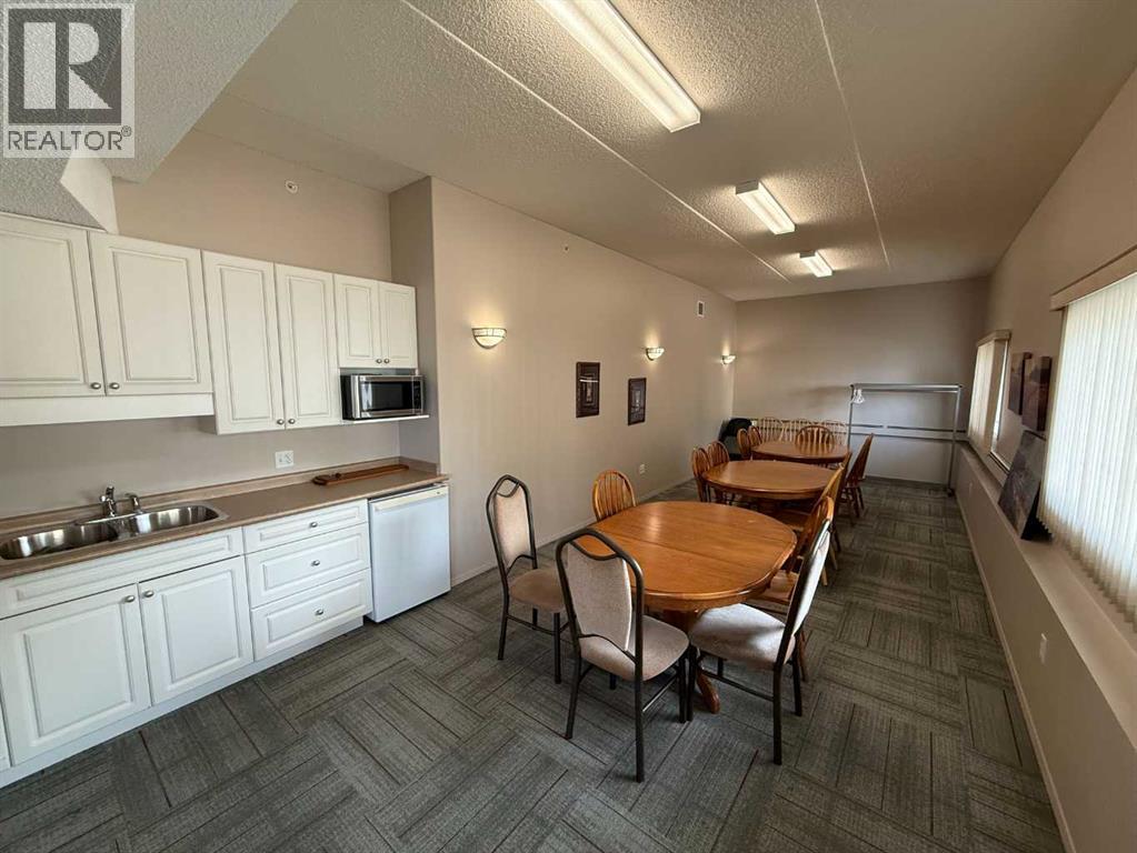 204, 228 Pembina Avenue, Hinton, Alberta  T7V 0A5 - Photo 17 - A2281368