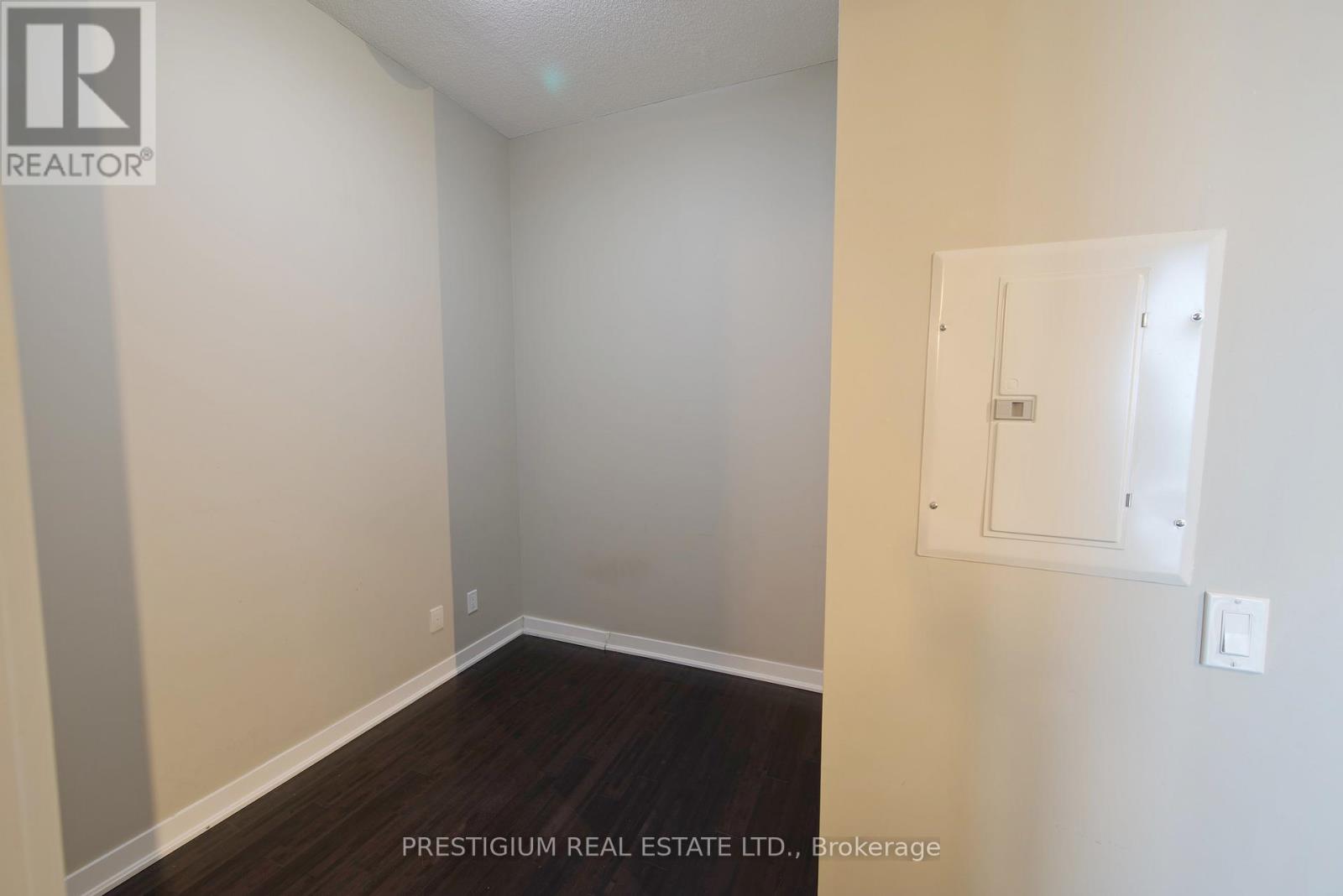 2703 - 770 Bay Street, Toronto, Ontario  M5G 0A6 - Photo 12 - C12705278