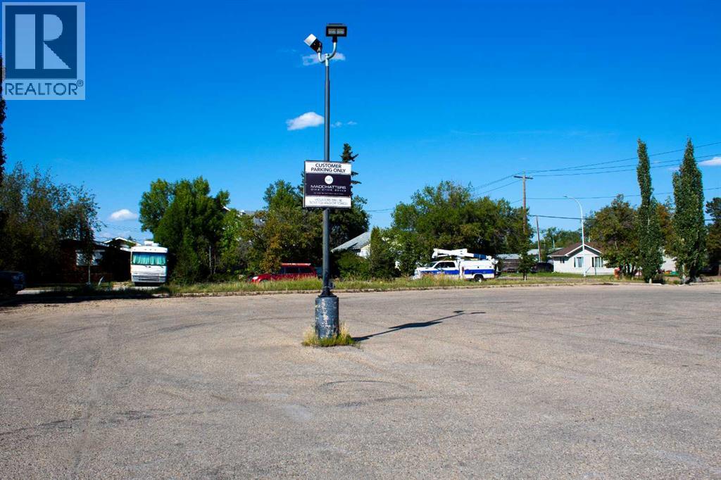 10508 100 Avenue, Grande Prairie, Alberta  T8V 0V9 - Photo 3 - A2281403