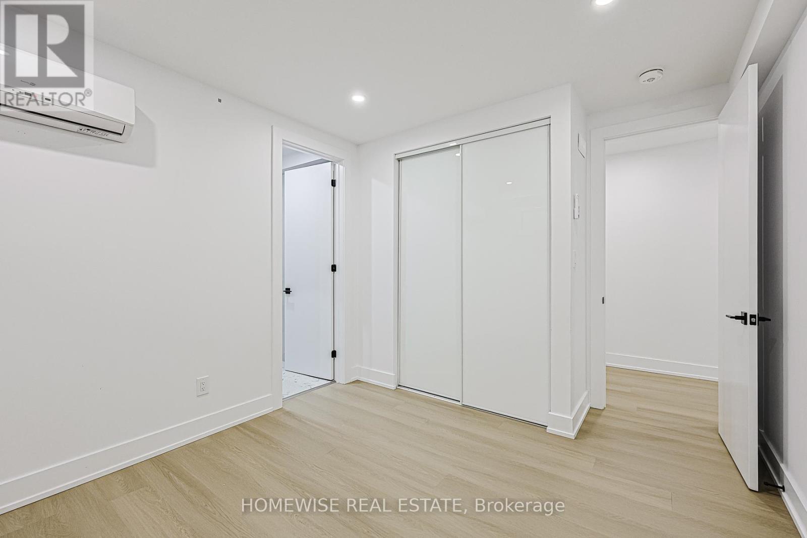 999 Eglington Avenue W, Toronto, Ontario  M6C 2C7 - Photo 21 - C12726004