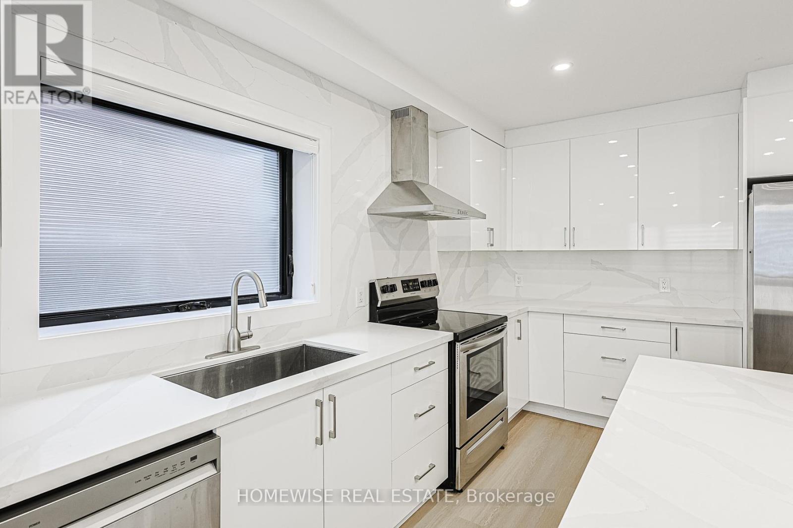 999 Eglington Avenue W, Toronto, Ontario  M6C 2C7 - Photo 6 - C12726004