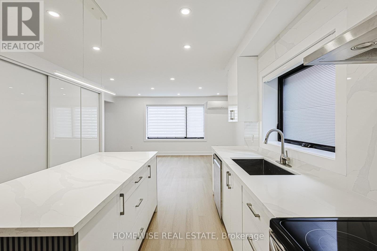 999 Eglington Avenue W, Toronto, Ontario  M6C 2C7 - Photo 7 - C12726004